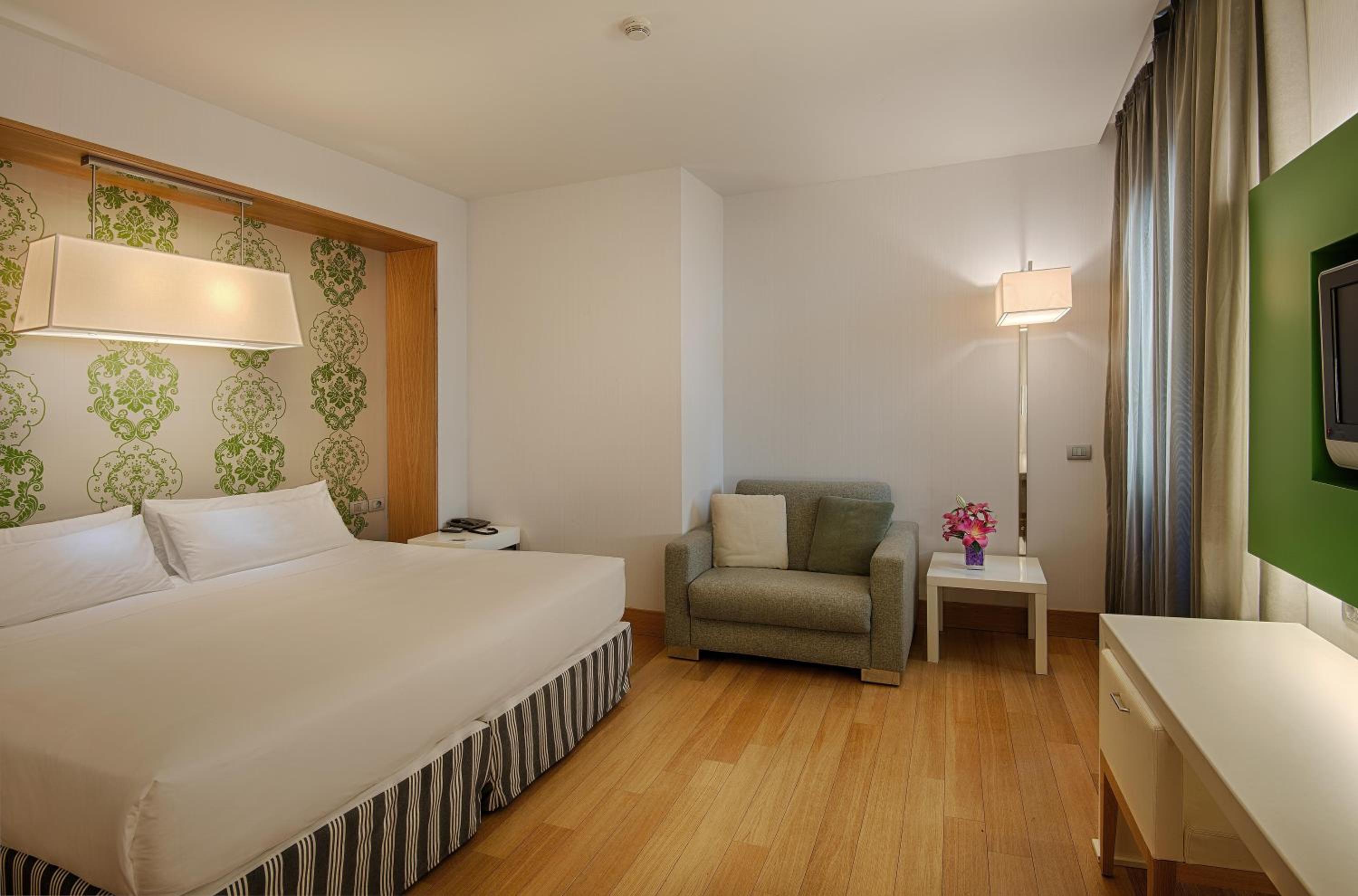 Superior Room with Extra Bed photo 2