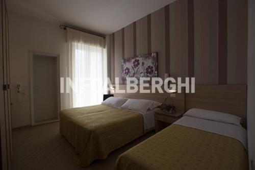 Quadruple Room - Photo 4