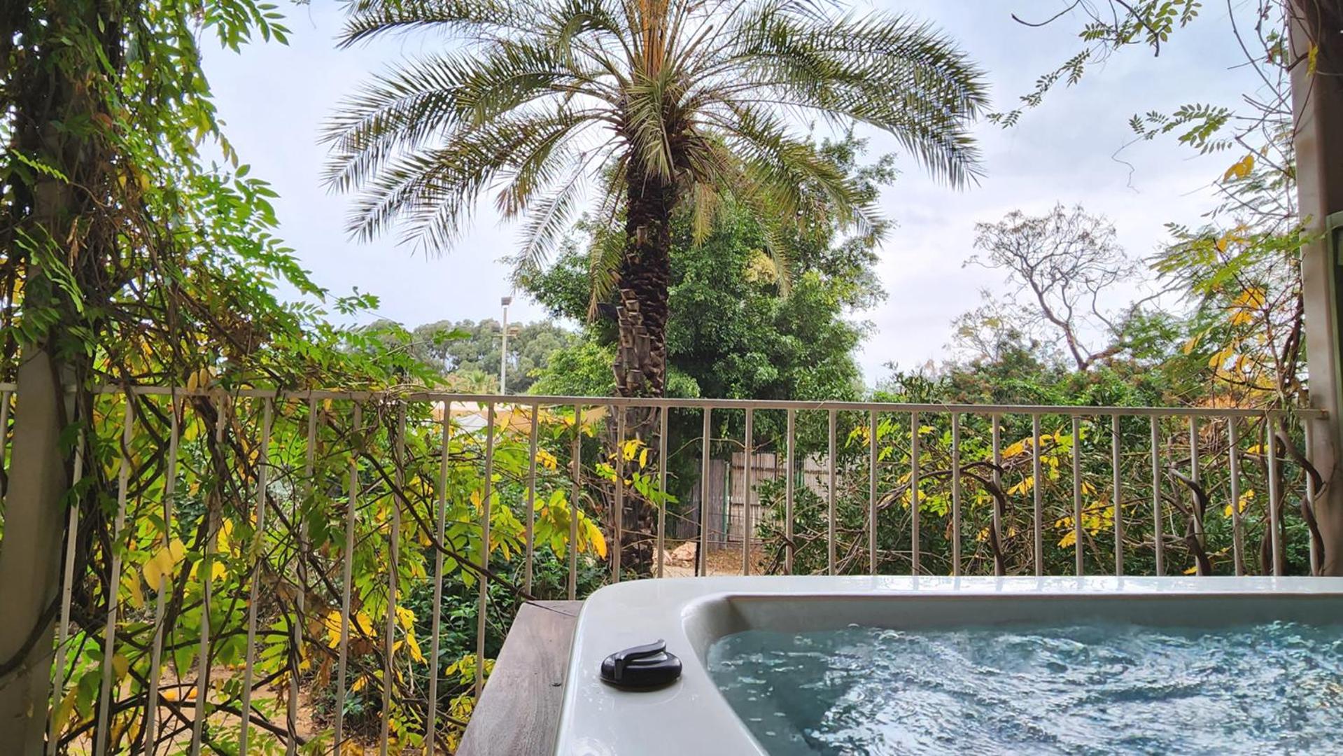 Executive Room with Jacuzzi – Includes access to the spa facilities photo 2