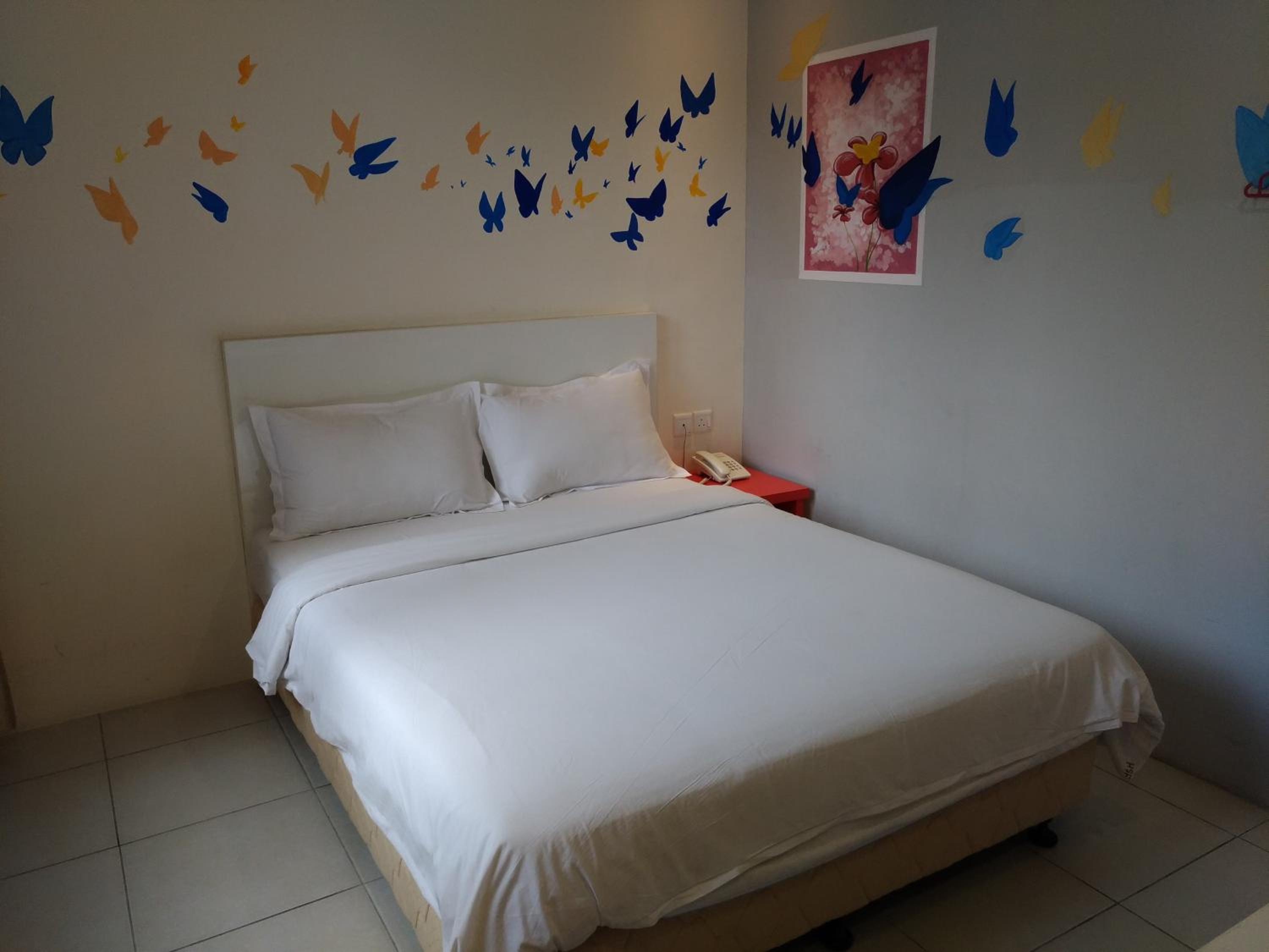 Deluxe Double Room with Window