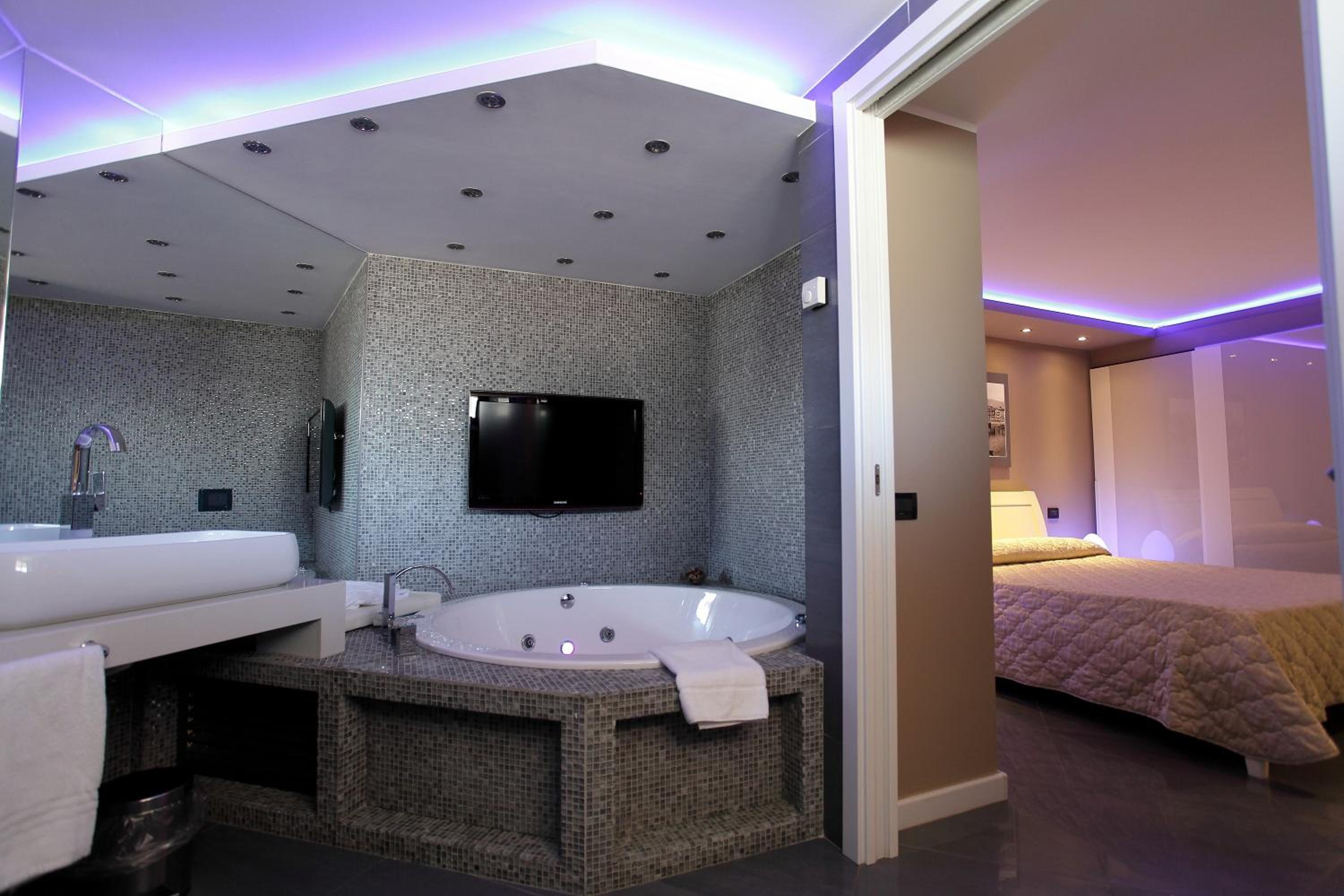 Suite thumbnail 6