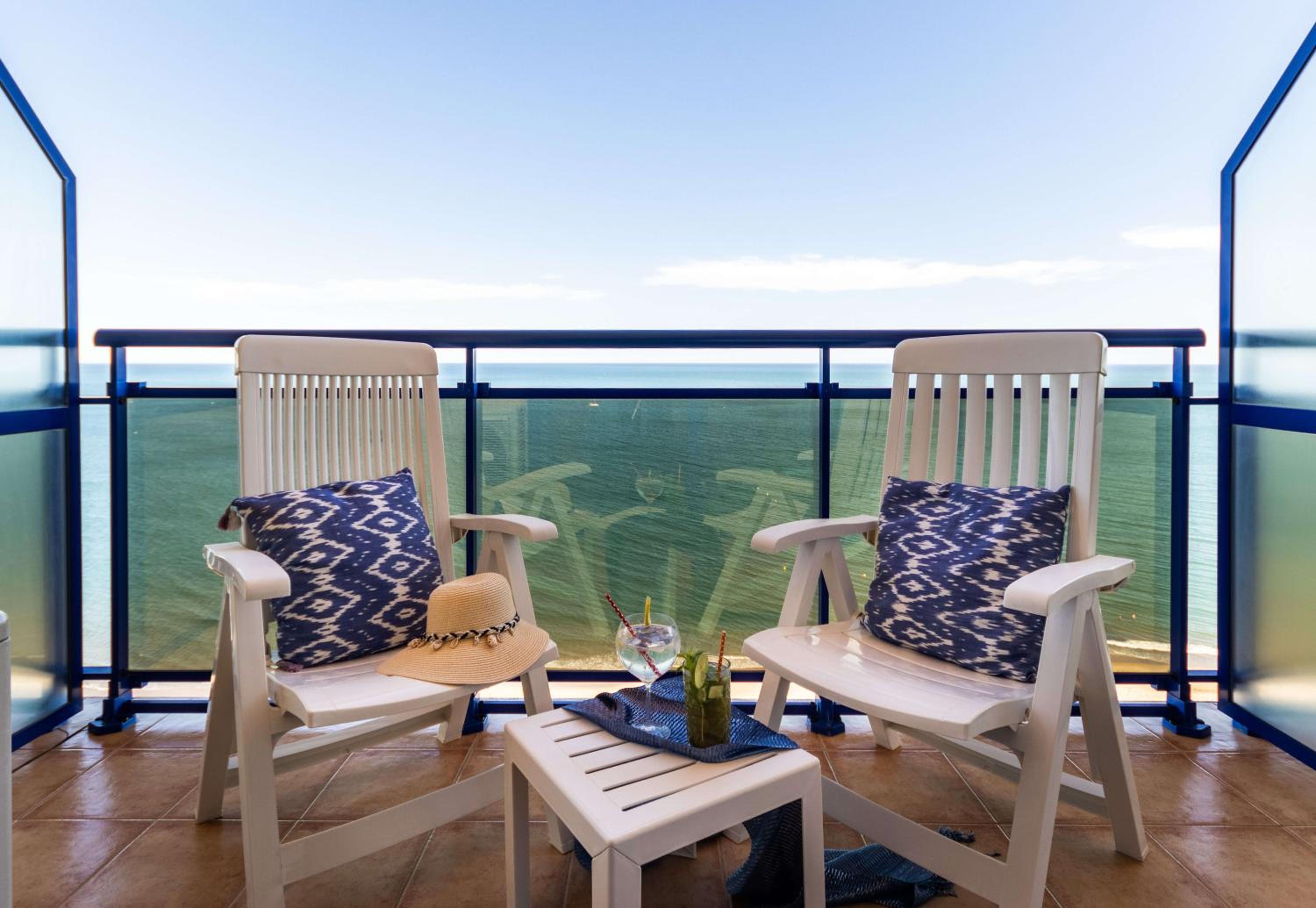 Deluxe Double or Twin Room with Sea View - Photo 1