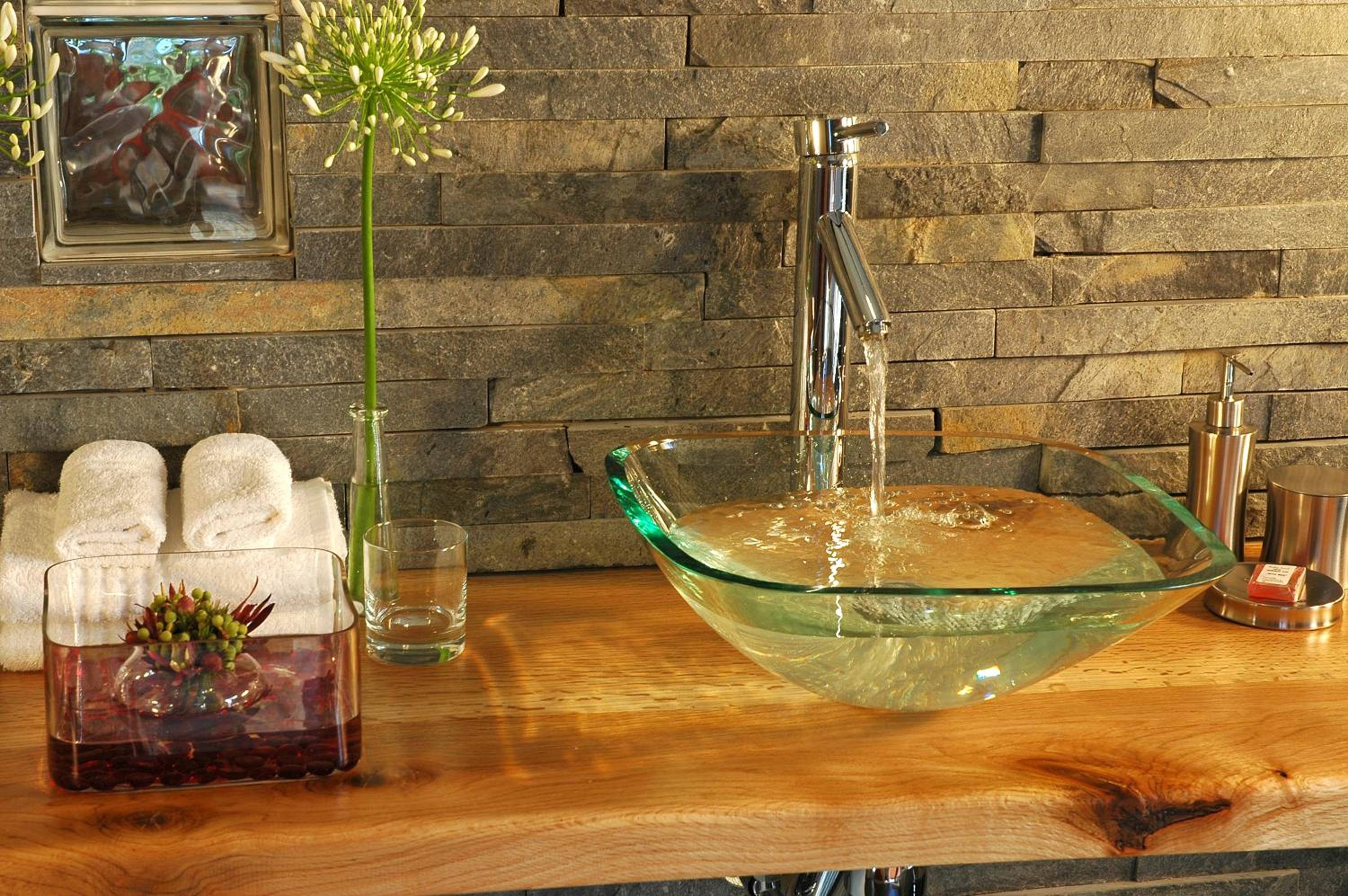 King Suite with Spa Bath photo 3