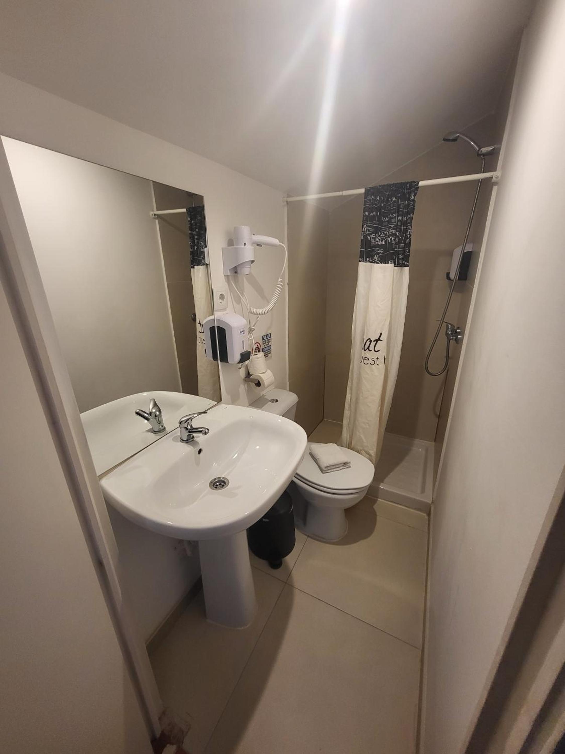 Twin Room with Shower, photo 7