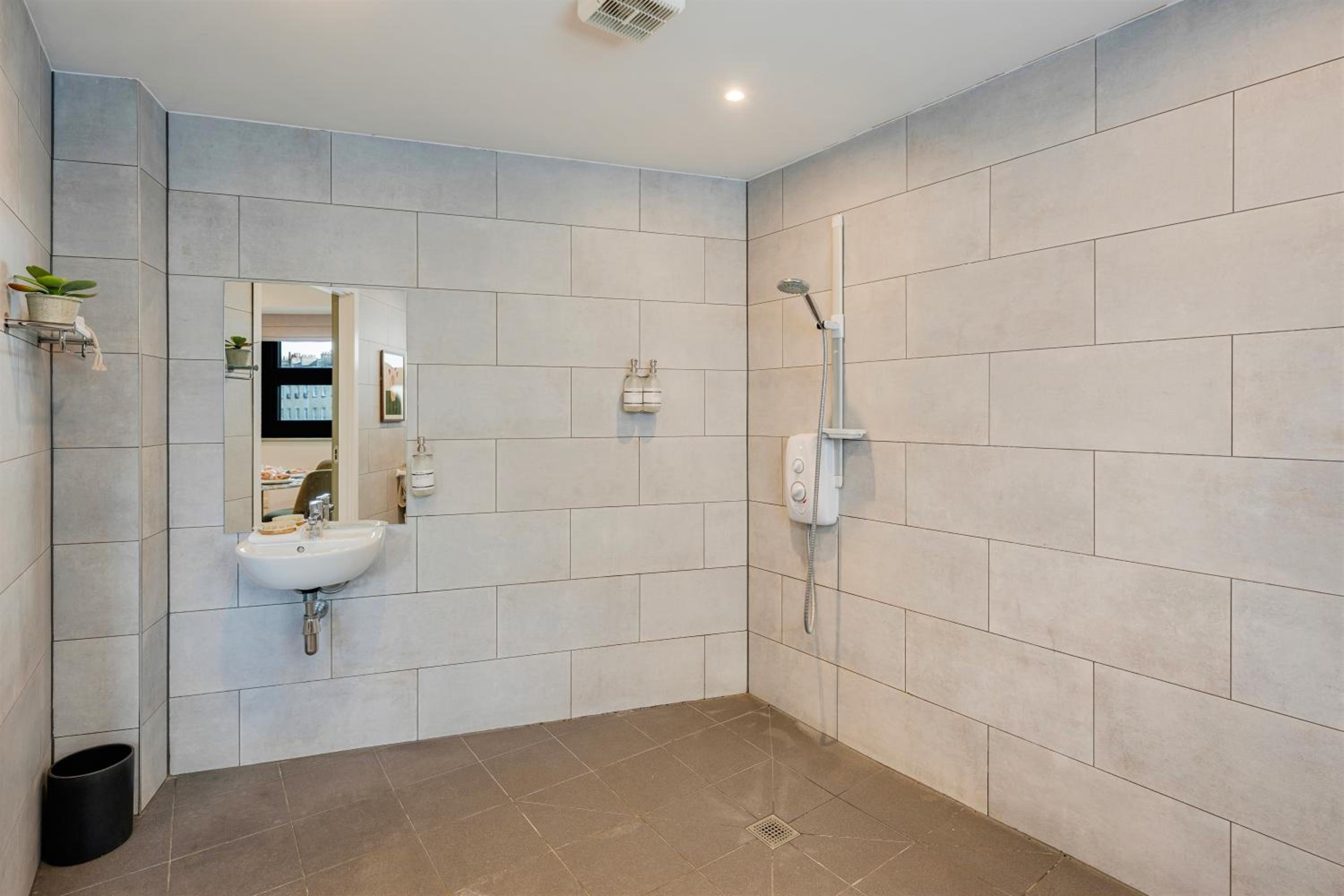 Apartment - Photo 16