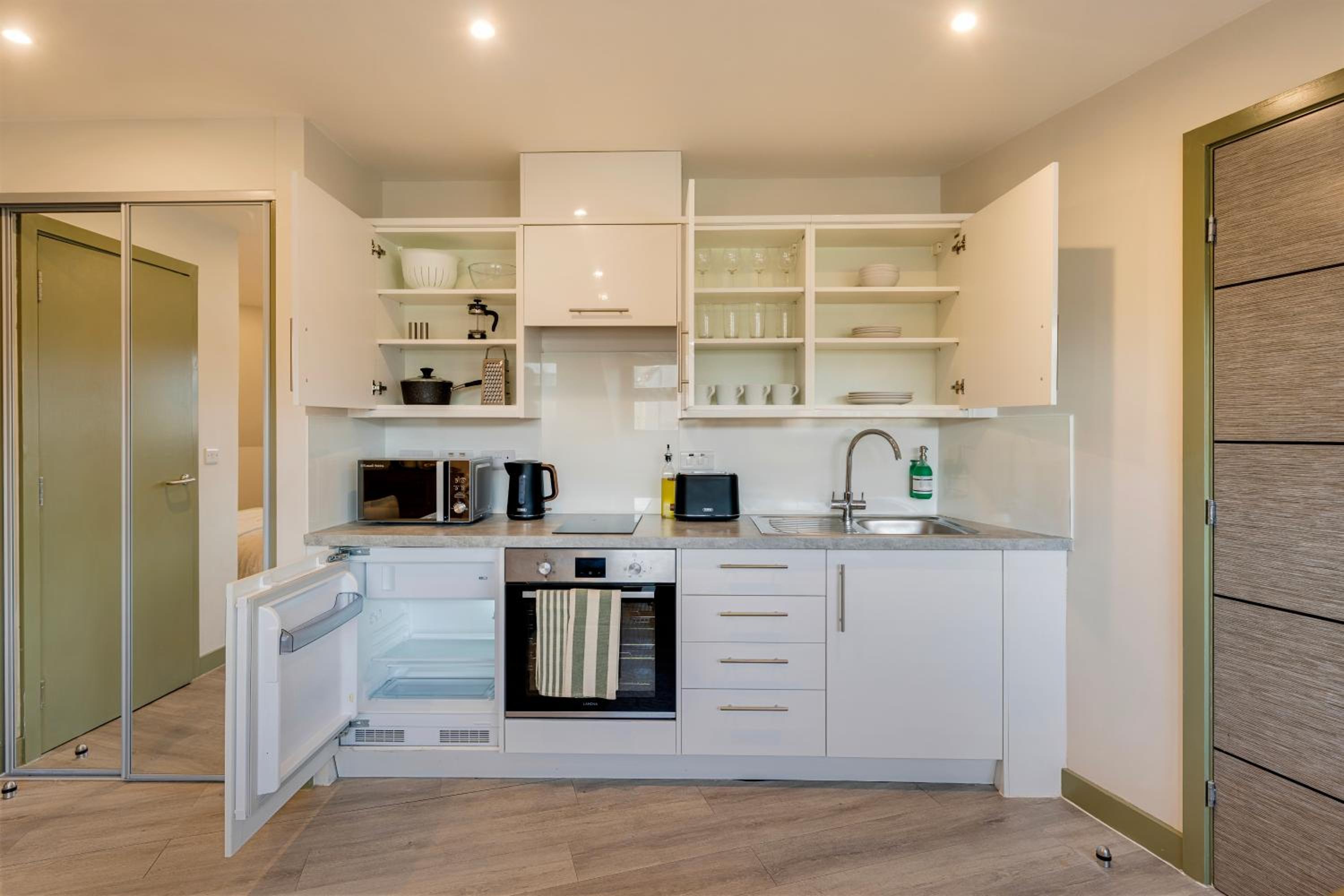 Apartment - Photo 2
