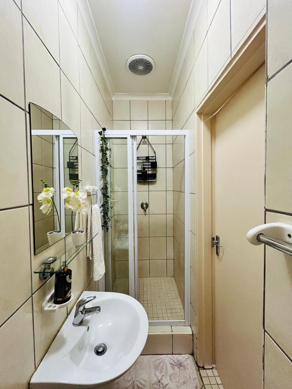 Budget Double Room photo 1