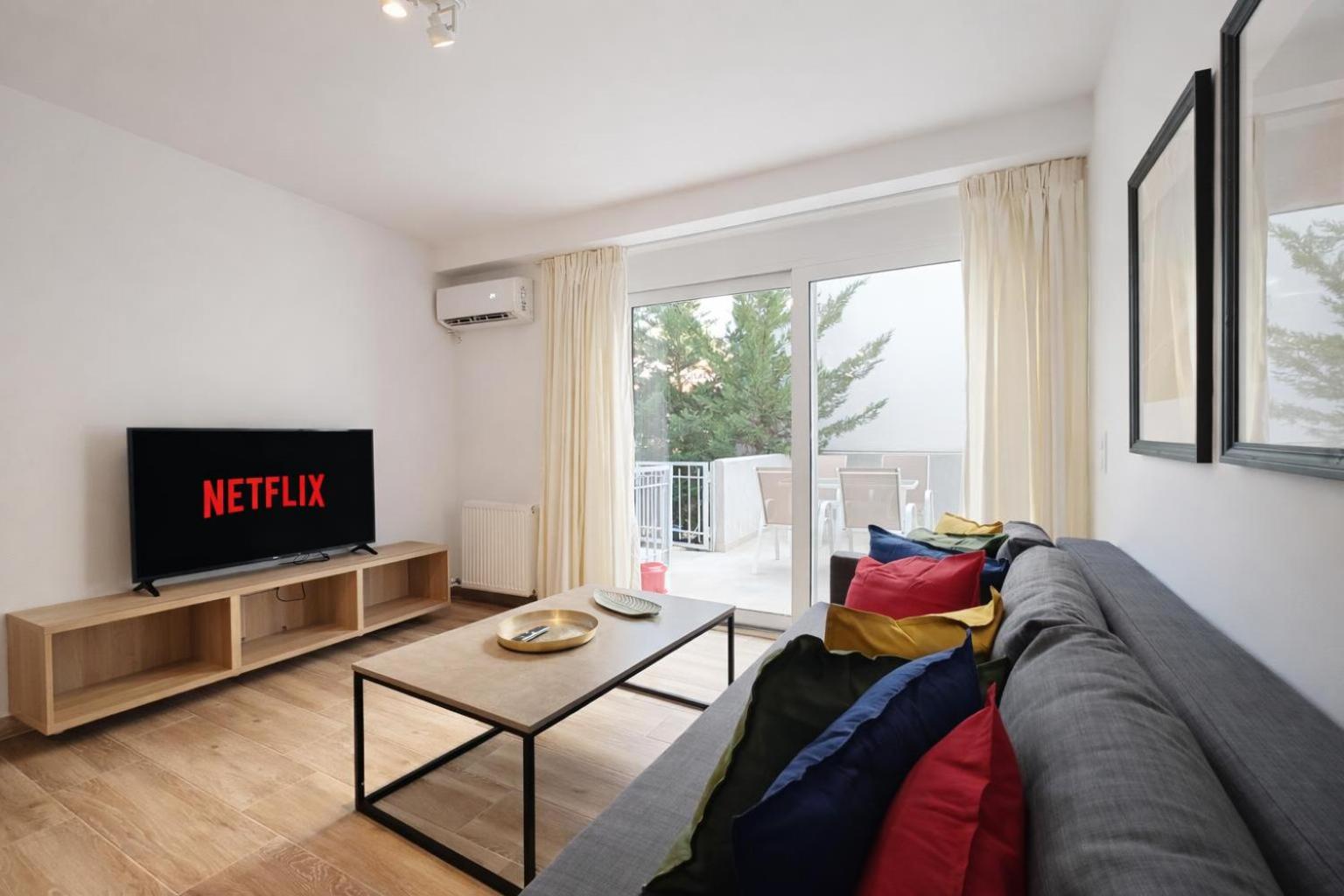 Two-Bedroom Apartment with Garden View photo 2