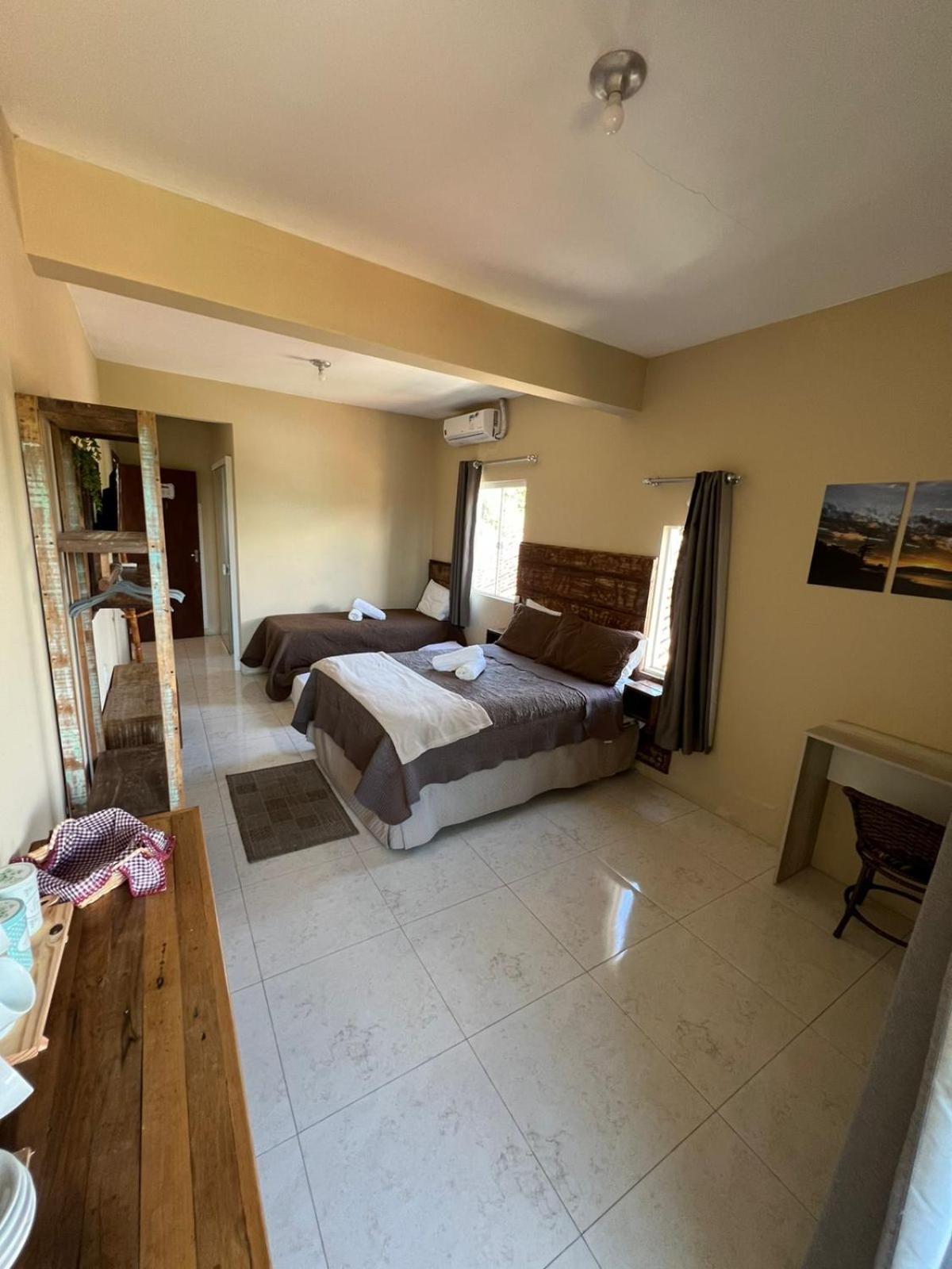 Deluxe One-Bedroom Apartment with City View photo 2