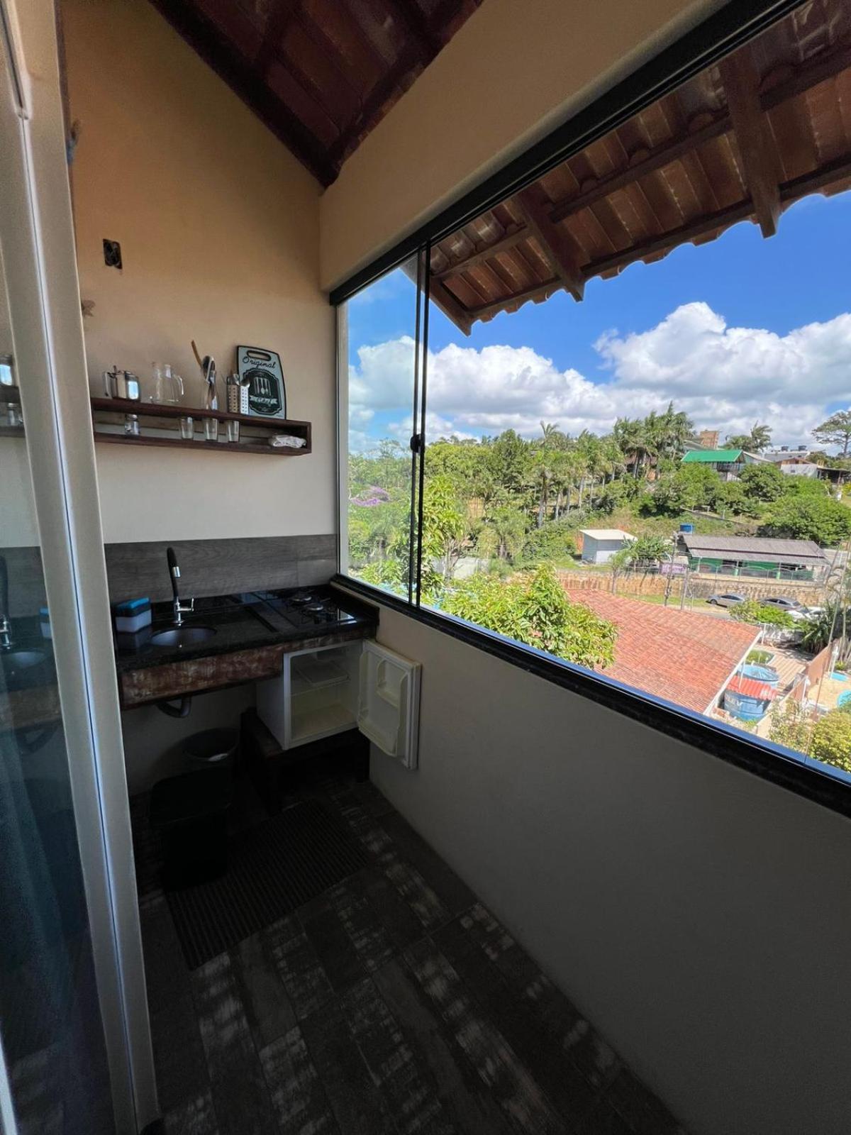 Deluxe One-Bedroom Apartment with City View photo 1