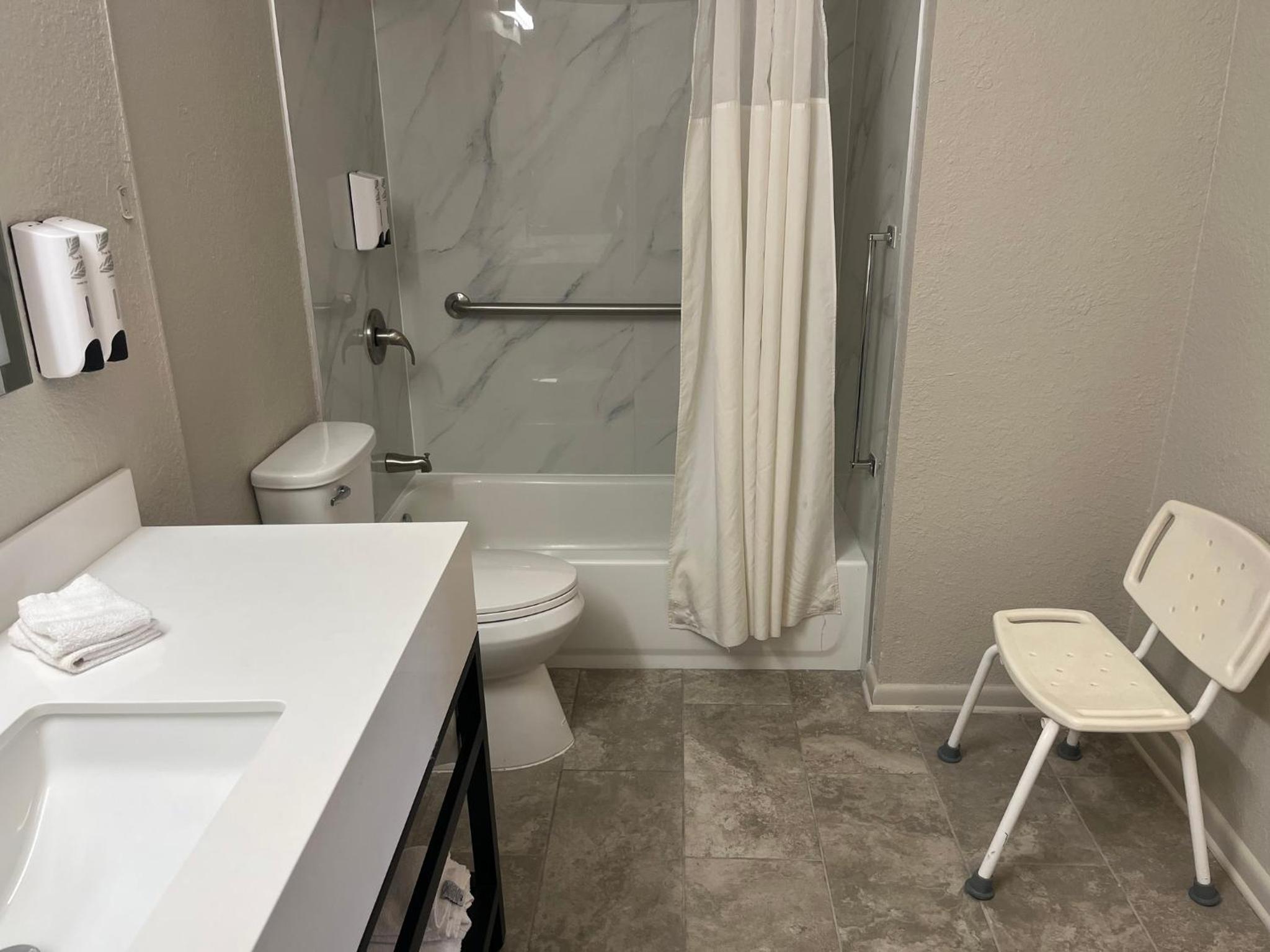 Deluxe Room with Two Queen Beds Disability Access Non-Smoking - Photo 6