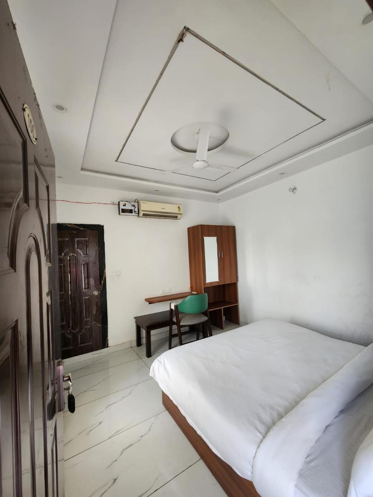 Deluxe Double Room photo 3
