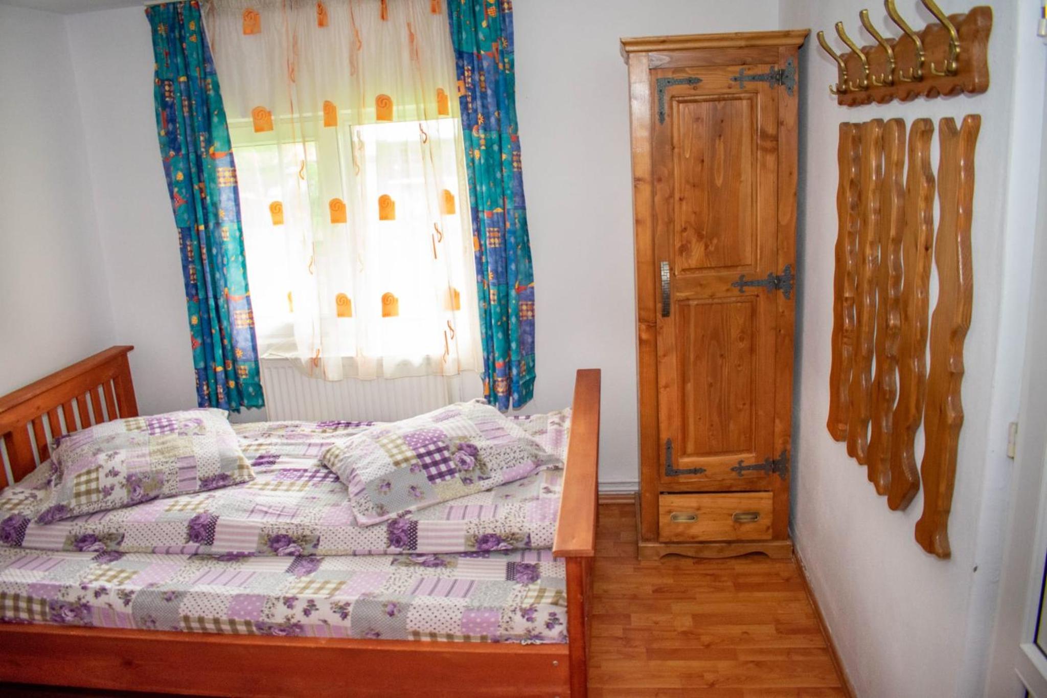 Quadruple Room with Shared Bathroom photo 2