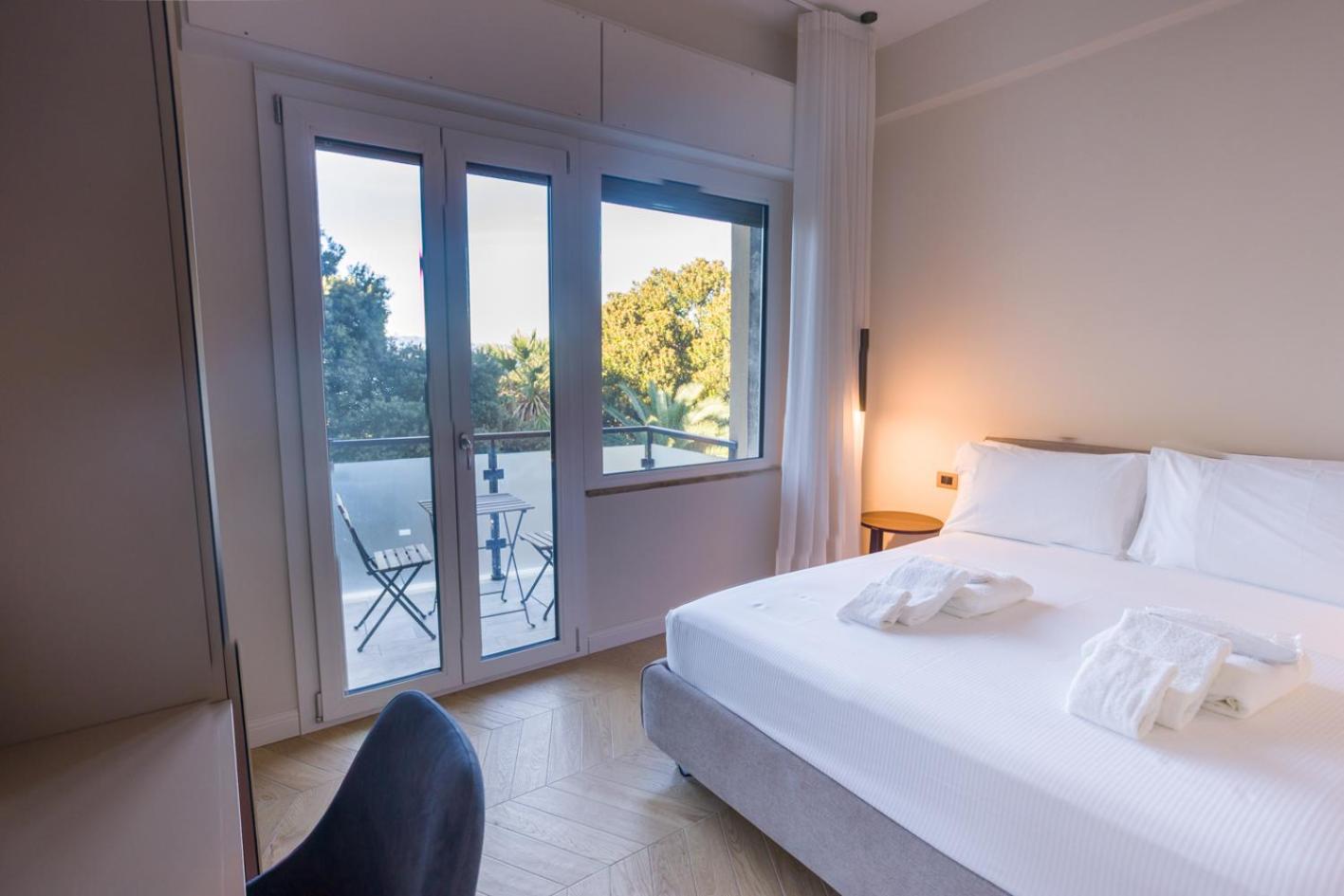 Double Room with Balcony and Sea View