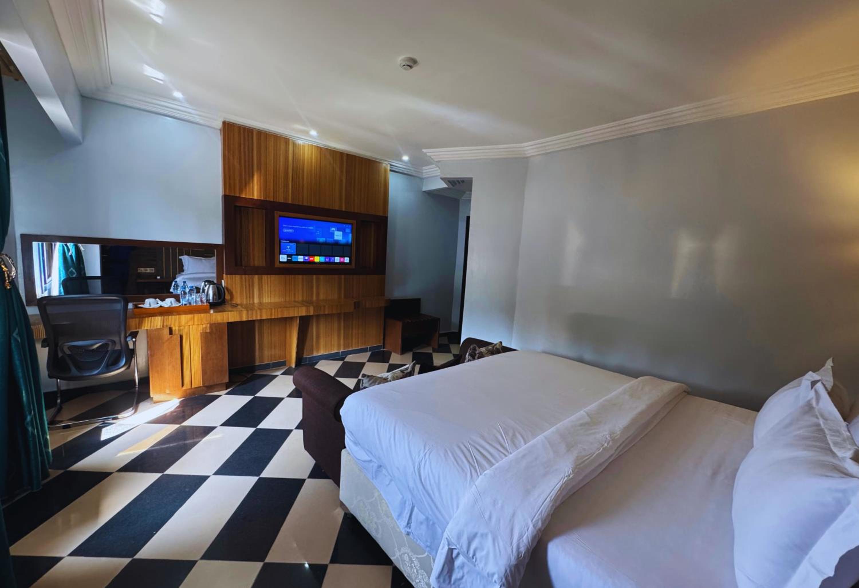 King Room with Mountain View photo 3