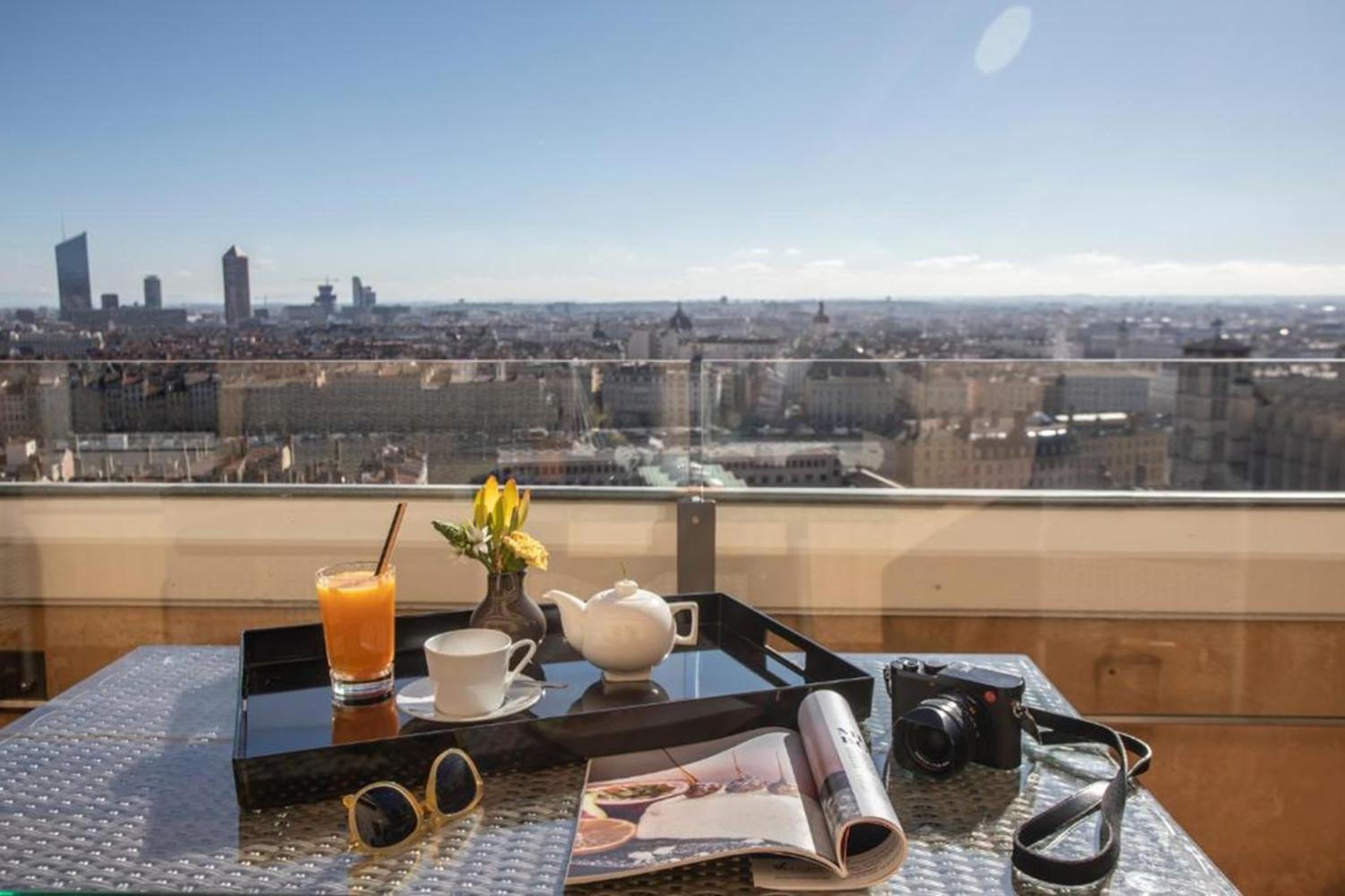 Two Rooms Suite with Terrace