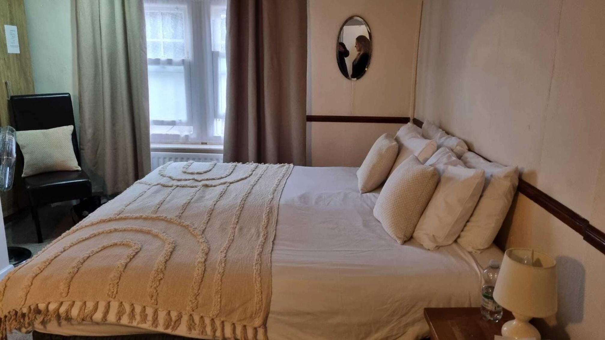 Standard Double or Twin Room photo 2