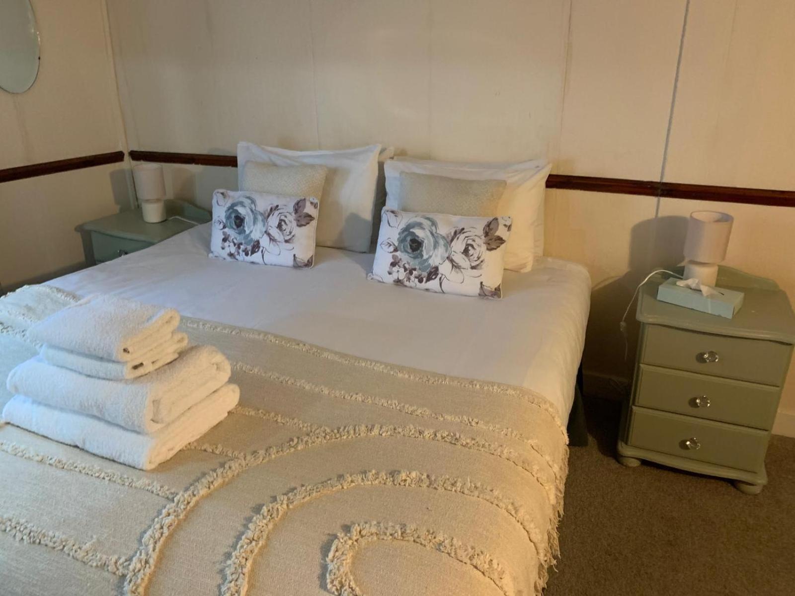 Standard Double or Twin Room photo 3