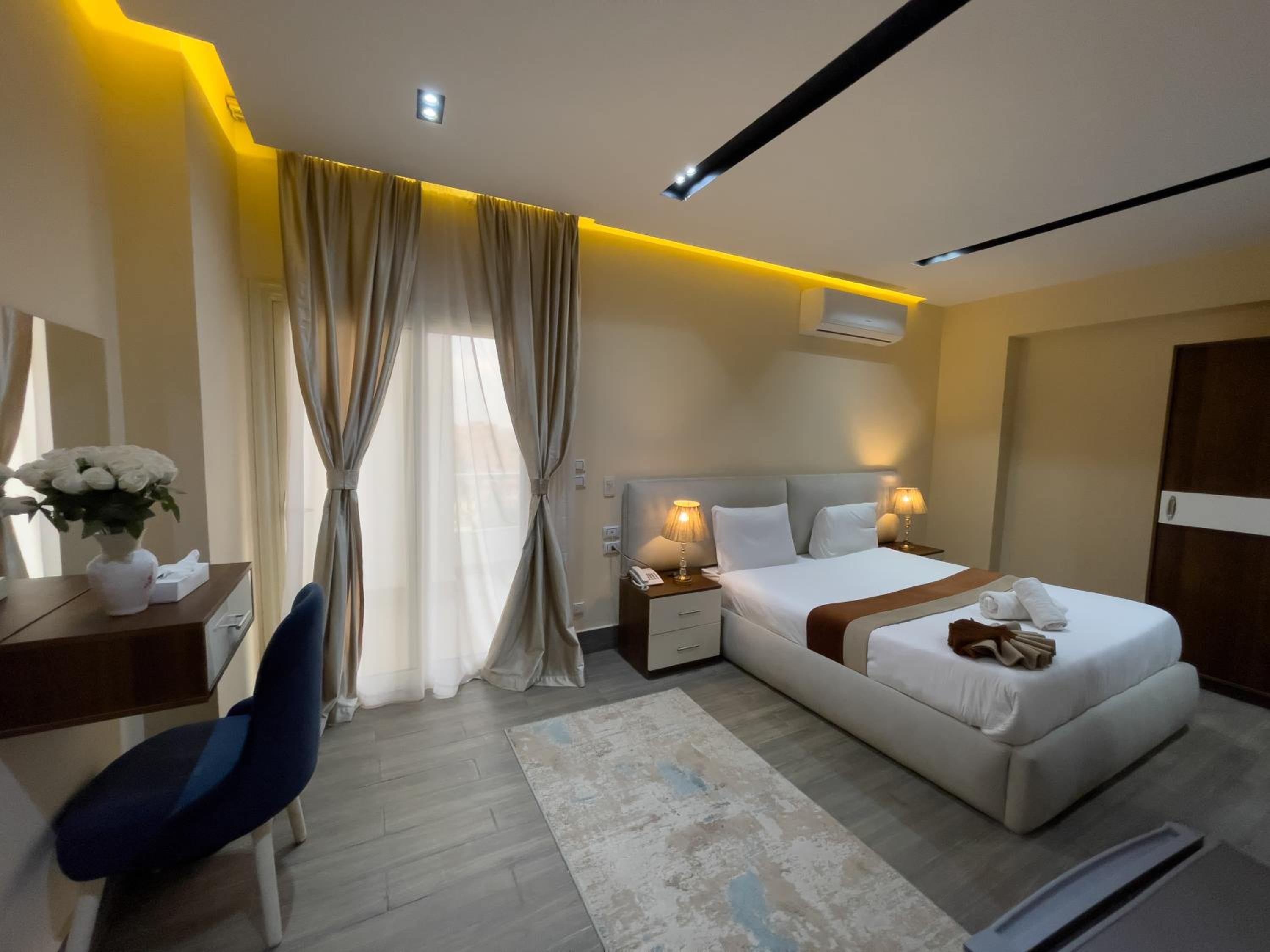 King Room with Mountain View
