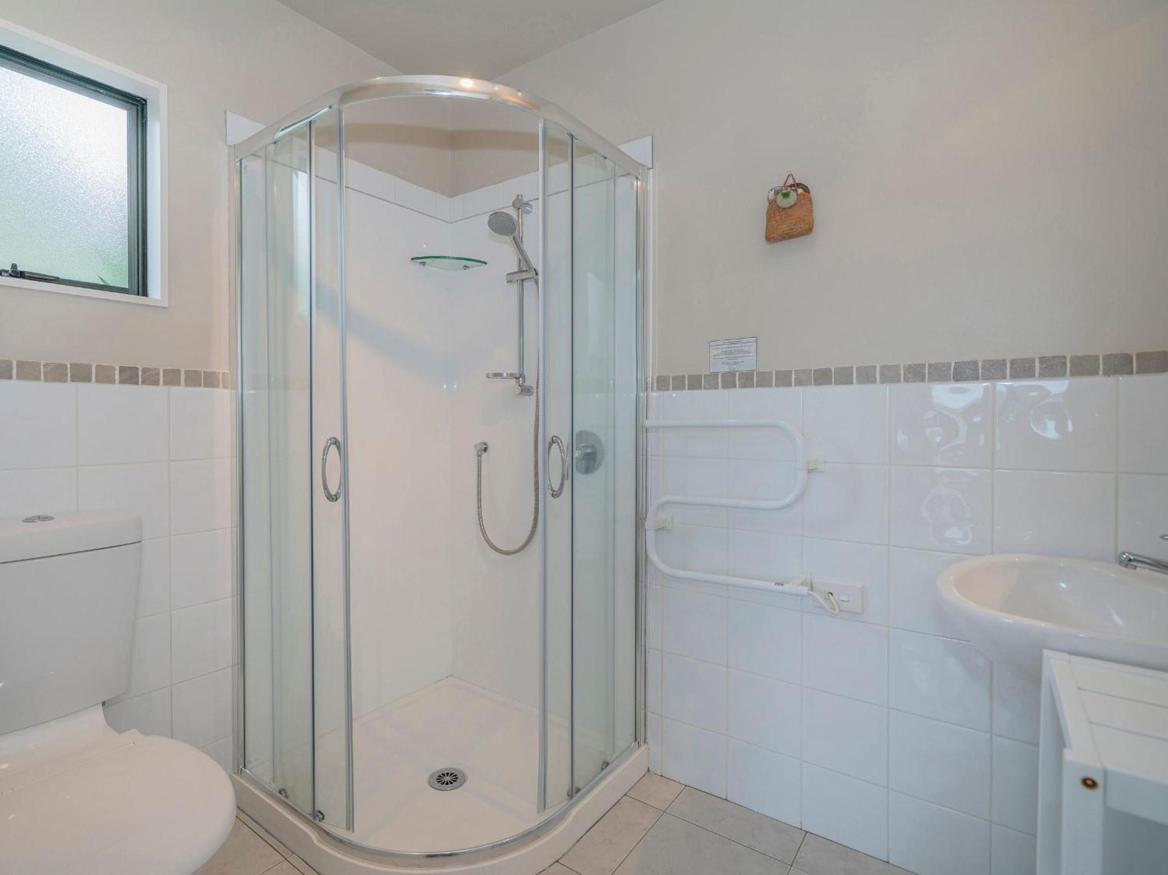 One-Bedroom Apartment with Balcony photo 2