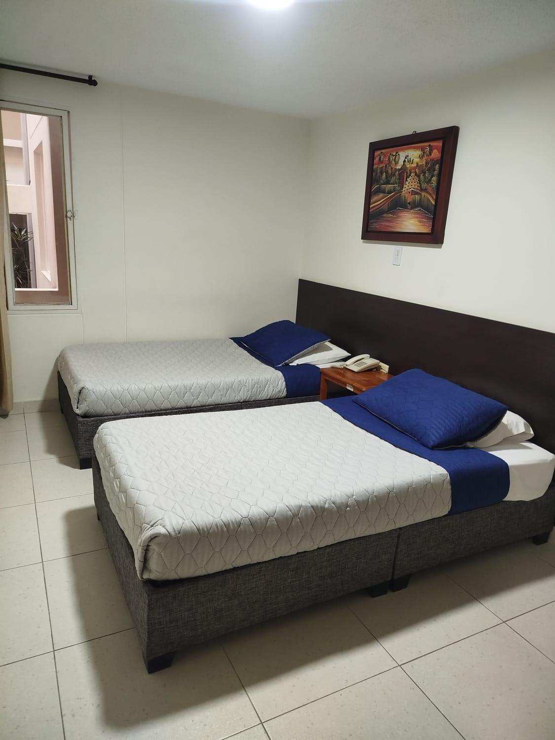 Economy Twin Room photo 2