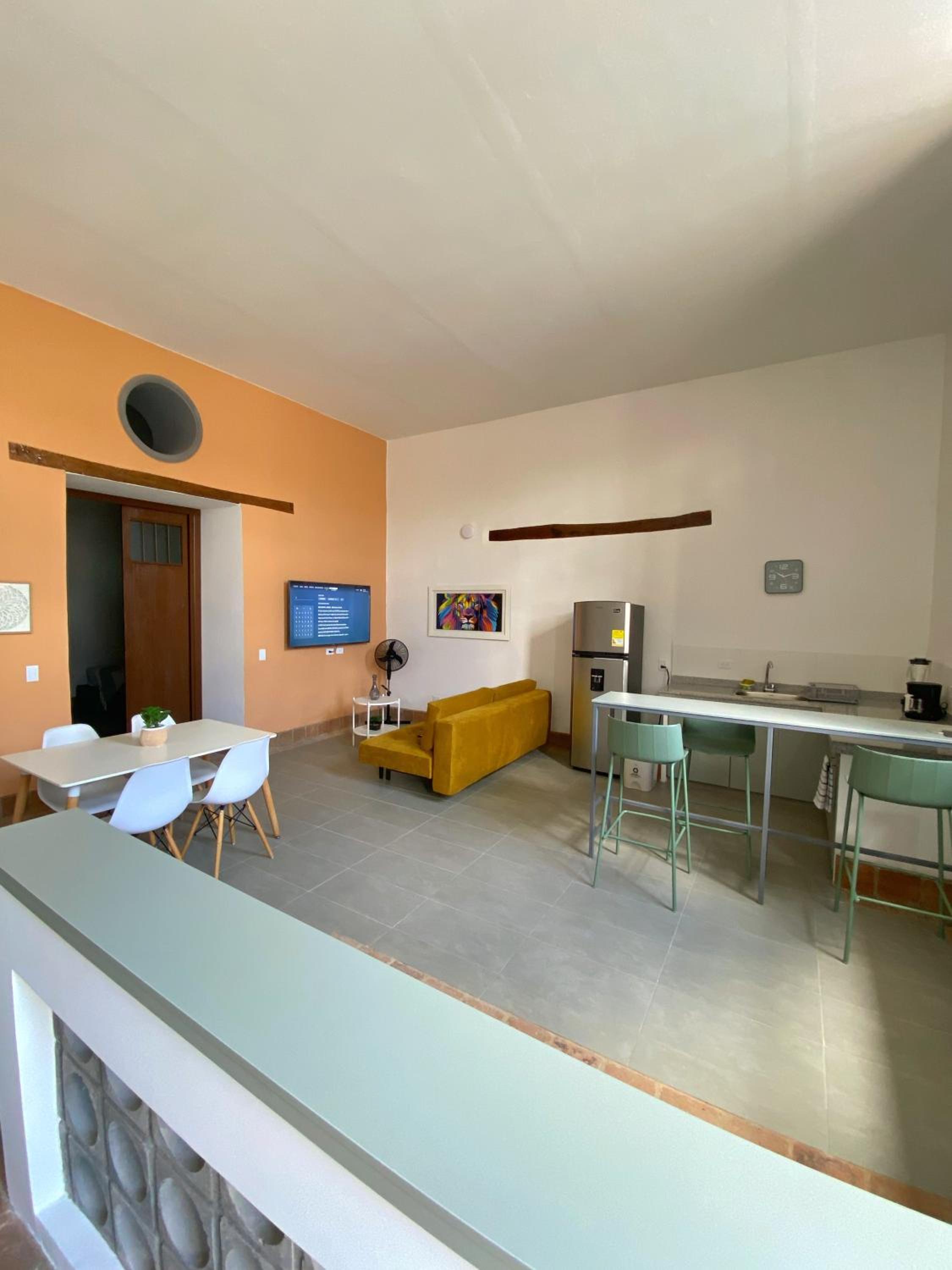 Deluxe One-Bedroom Apartment