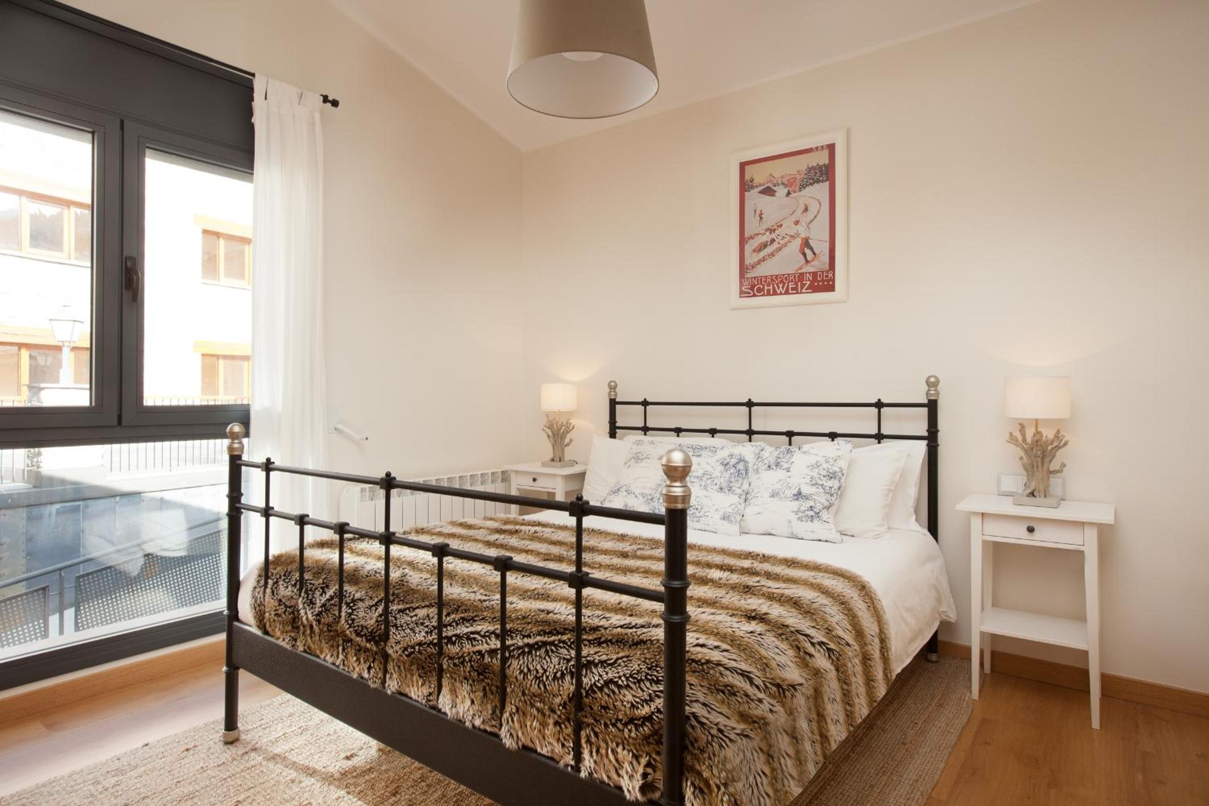 Superior Two-Bedroom Apartment with Fireplace, Upper floor, for 9 people. 5 min Walking to Ski Area photo 3