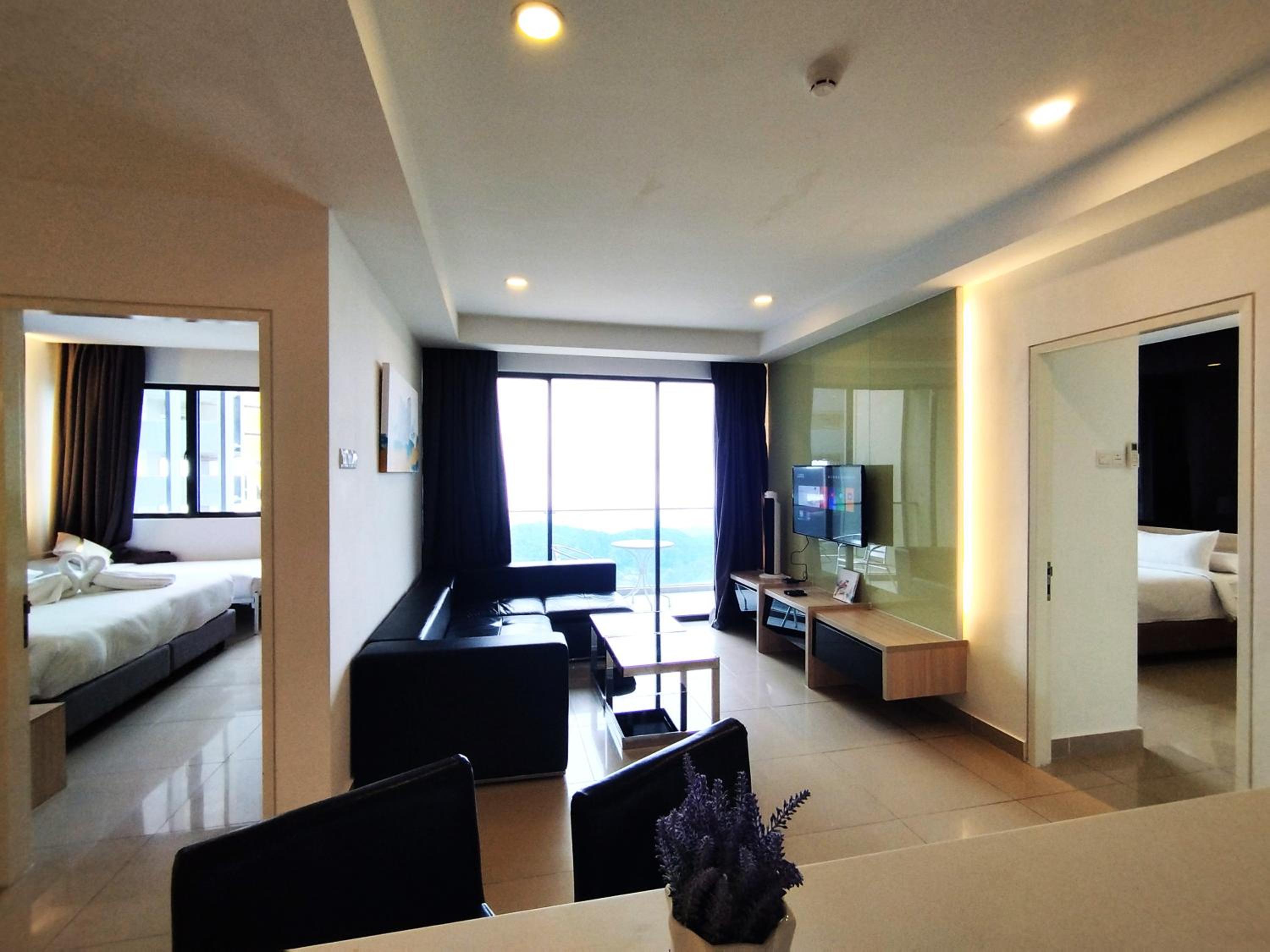 Apartment with View and Balcony photo 2