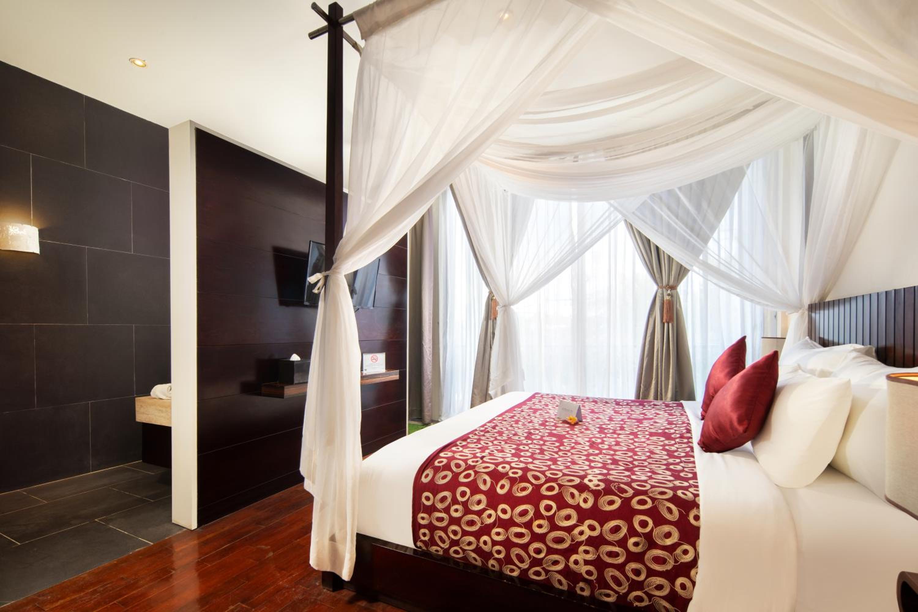 Two-Bedroom Suite photo 2