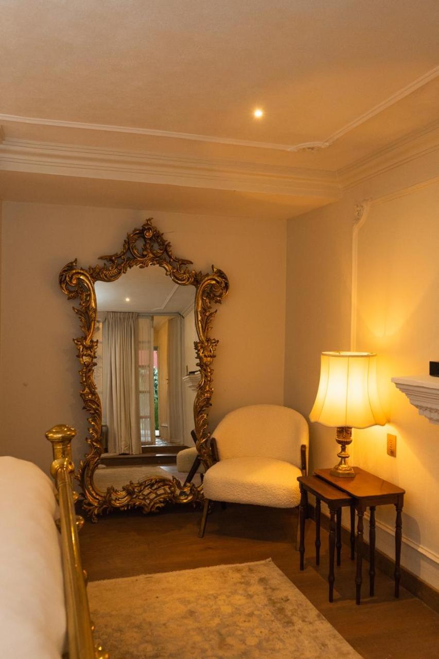 Deluxe Queen Suite