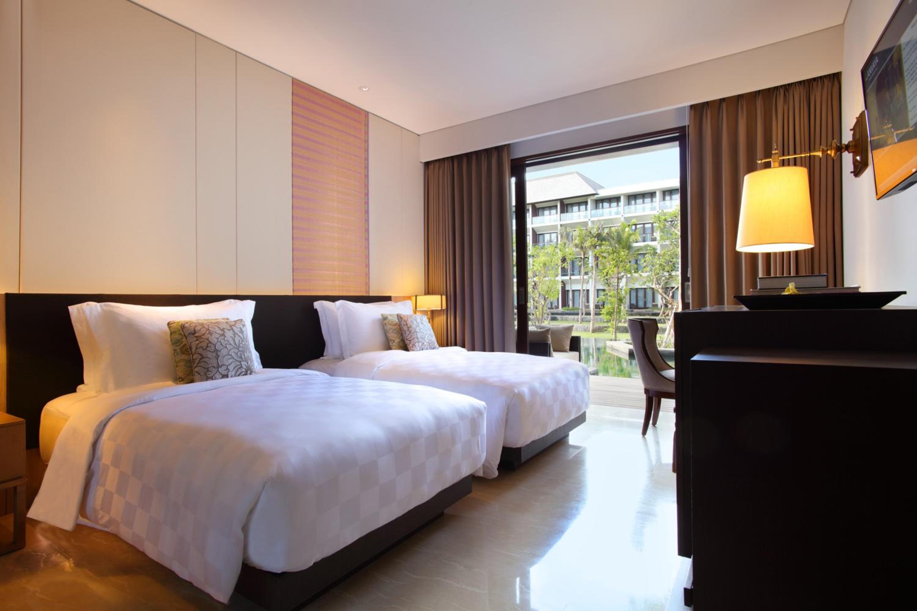 Premiere Room with Lagoon Access