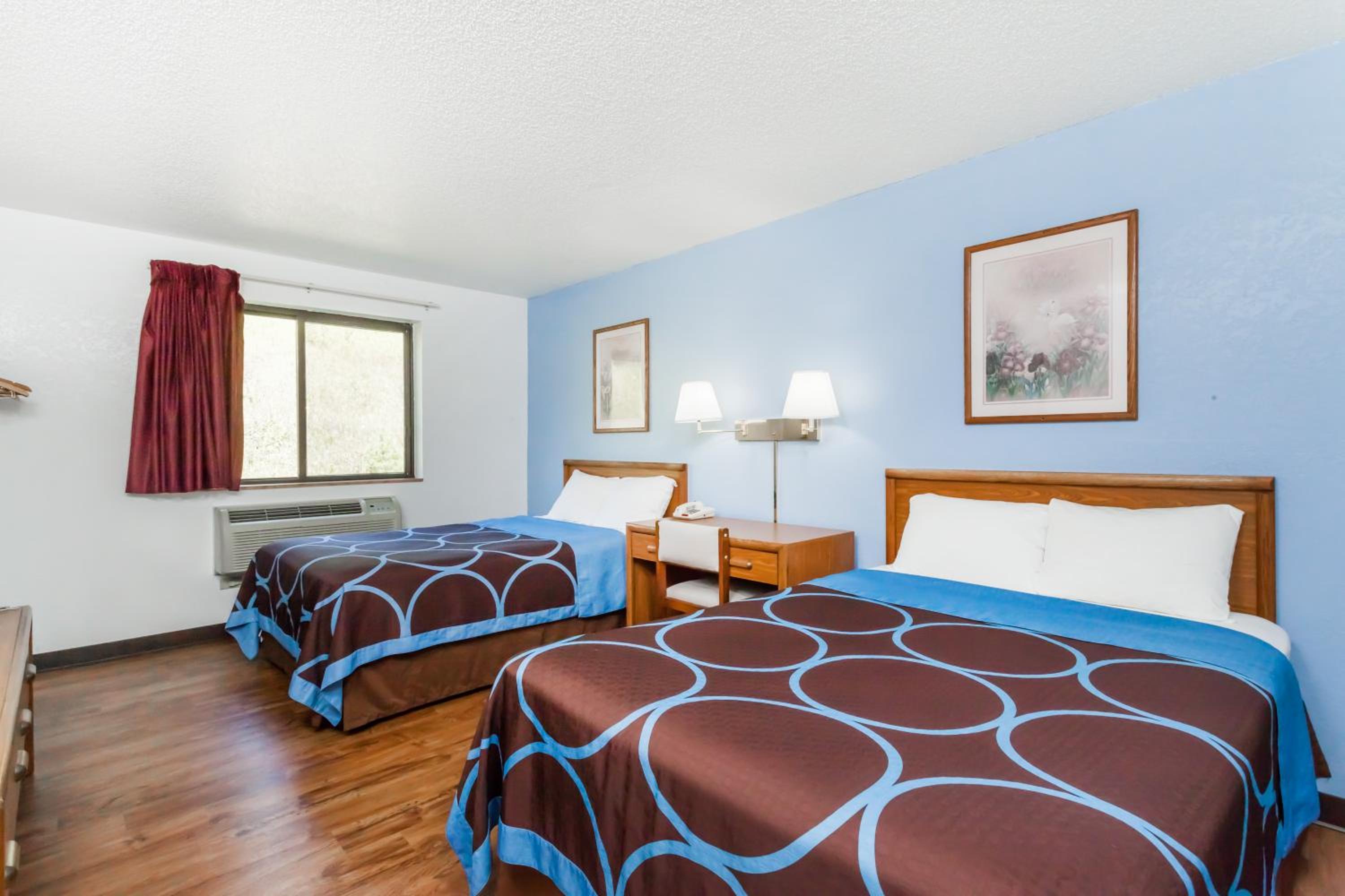 Deluxe Double Room with Two Double Beds - Non-Smoking - Photo 3