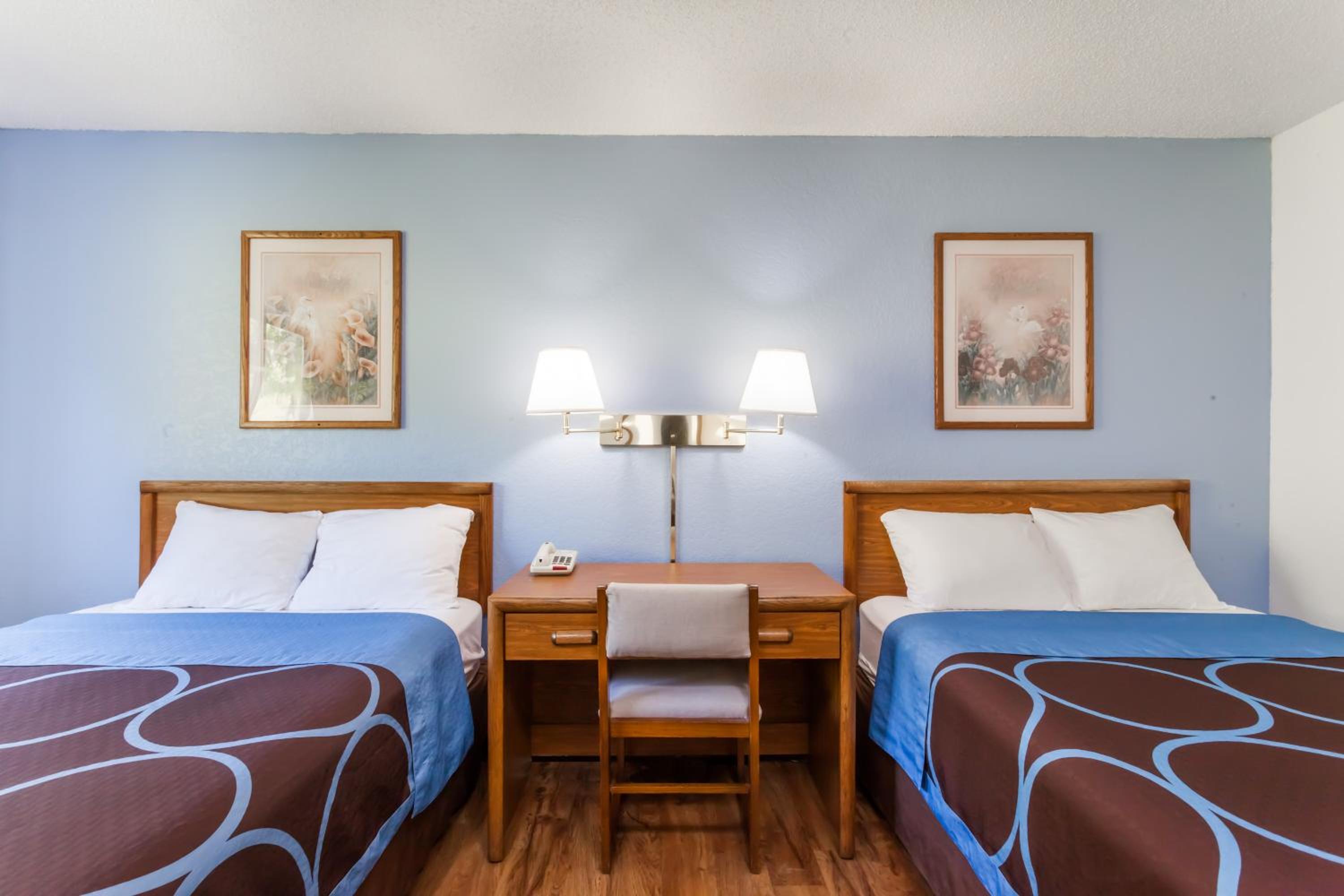 Deluxe Double Room with Two Double Beds - Non-Smoking - Photo 1