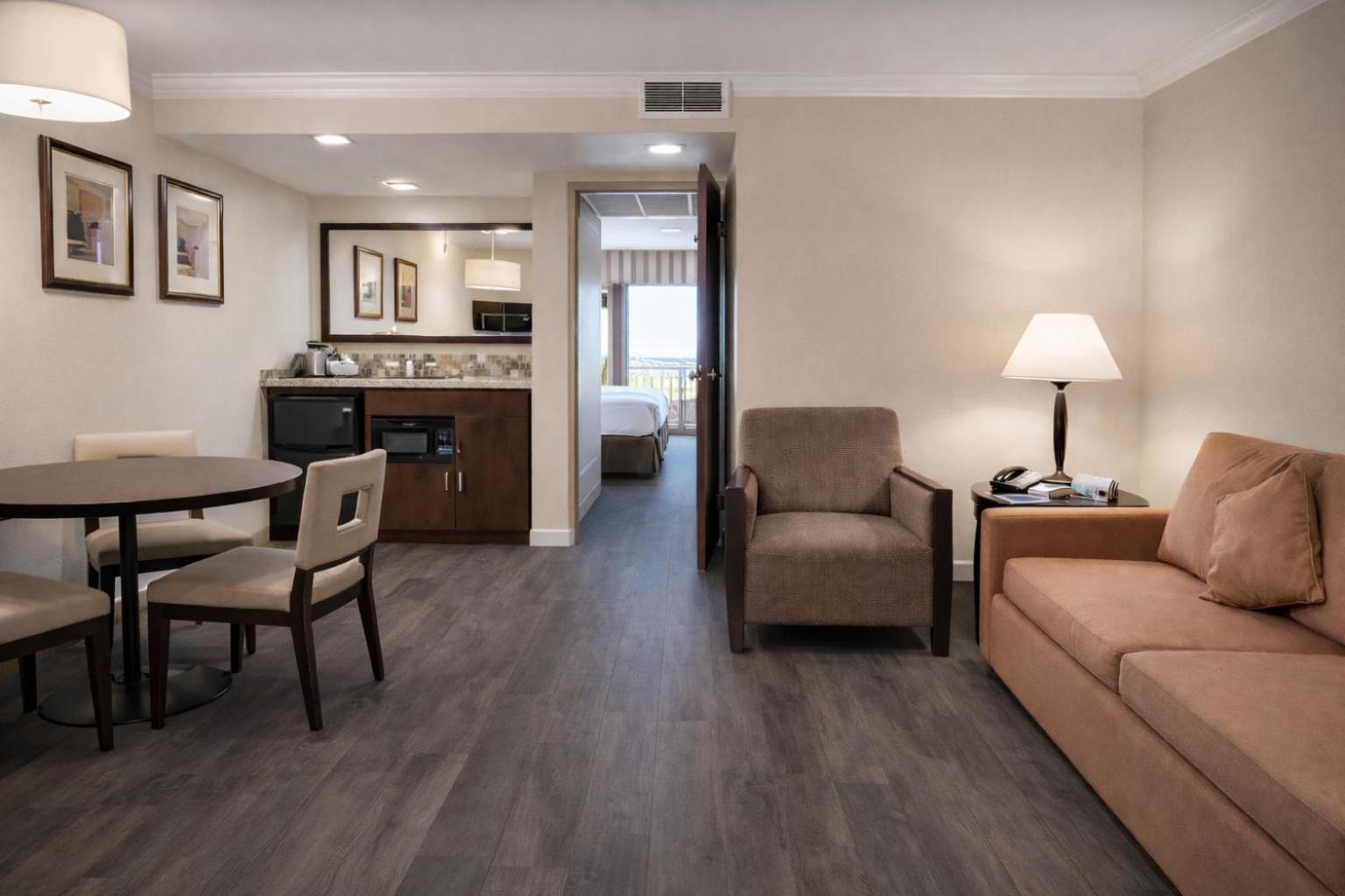 King Suite with Sofa Bed and Courtyard View photo 2