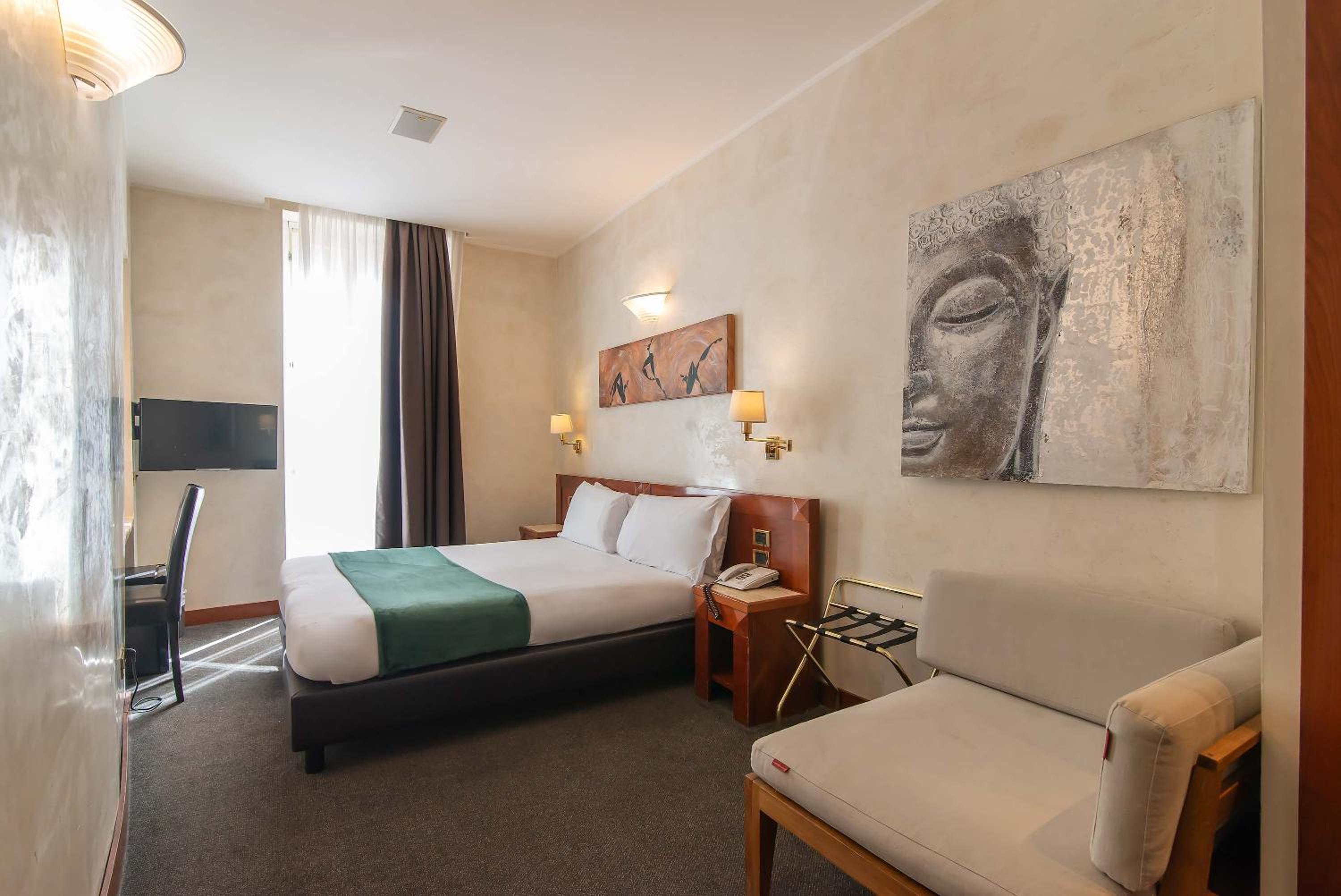 Economy Triple Room