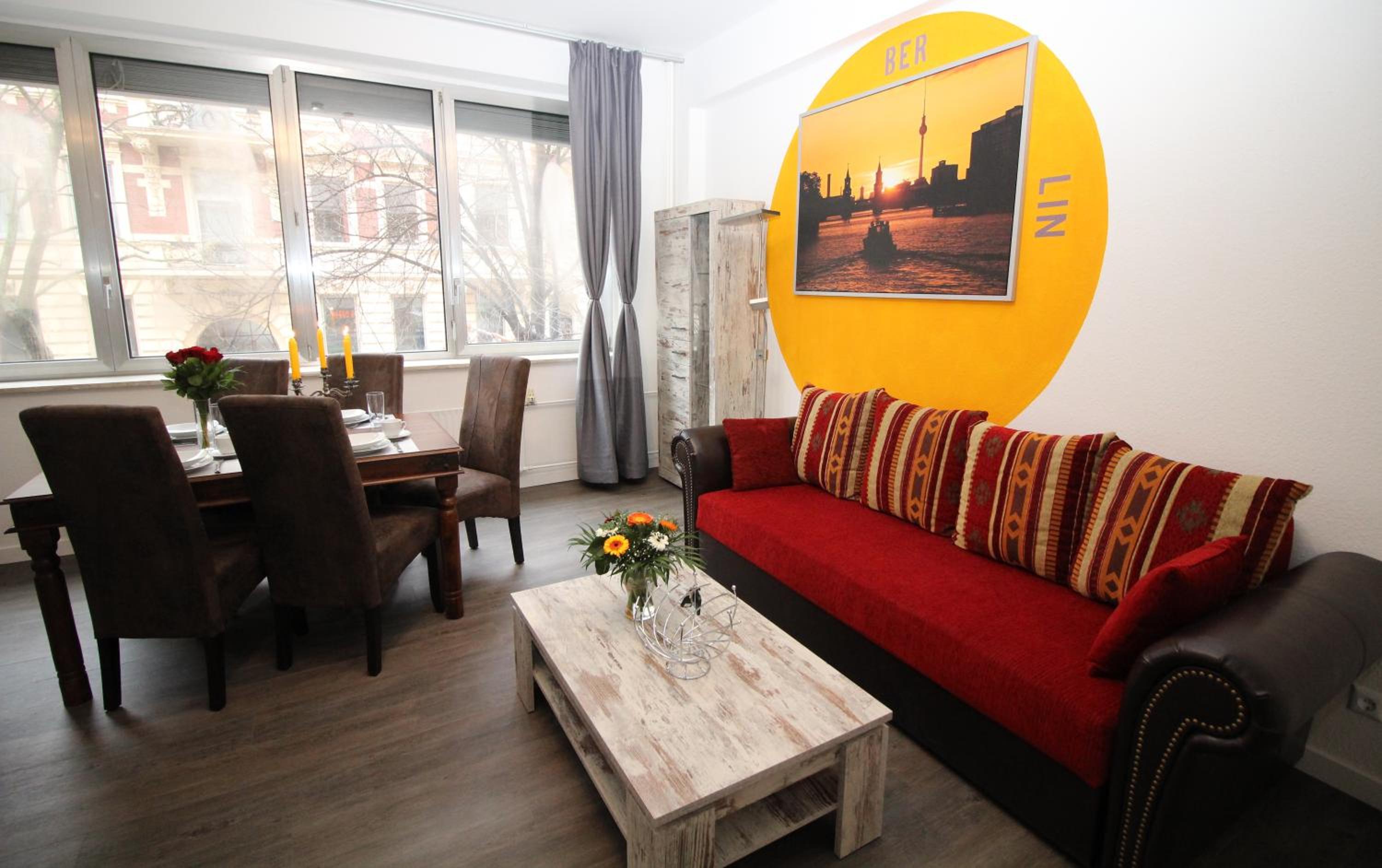 Four-Bedroom Apartment Iris 5 - Ringbahnstraße 70, 12099 Berlin photo 1