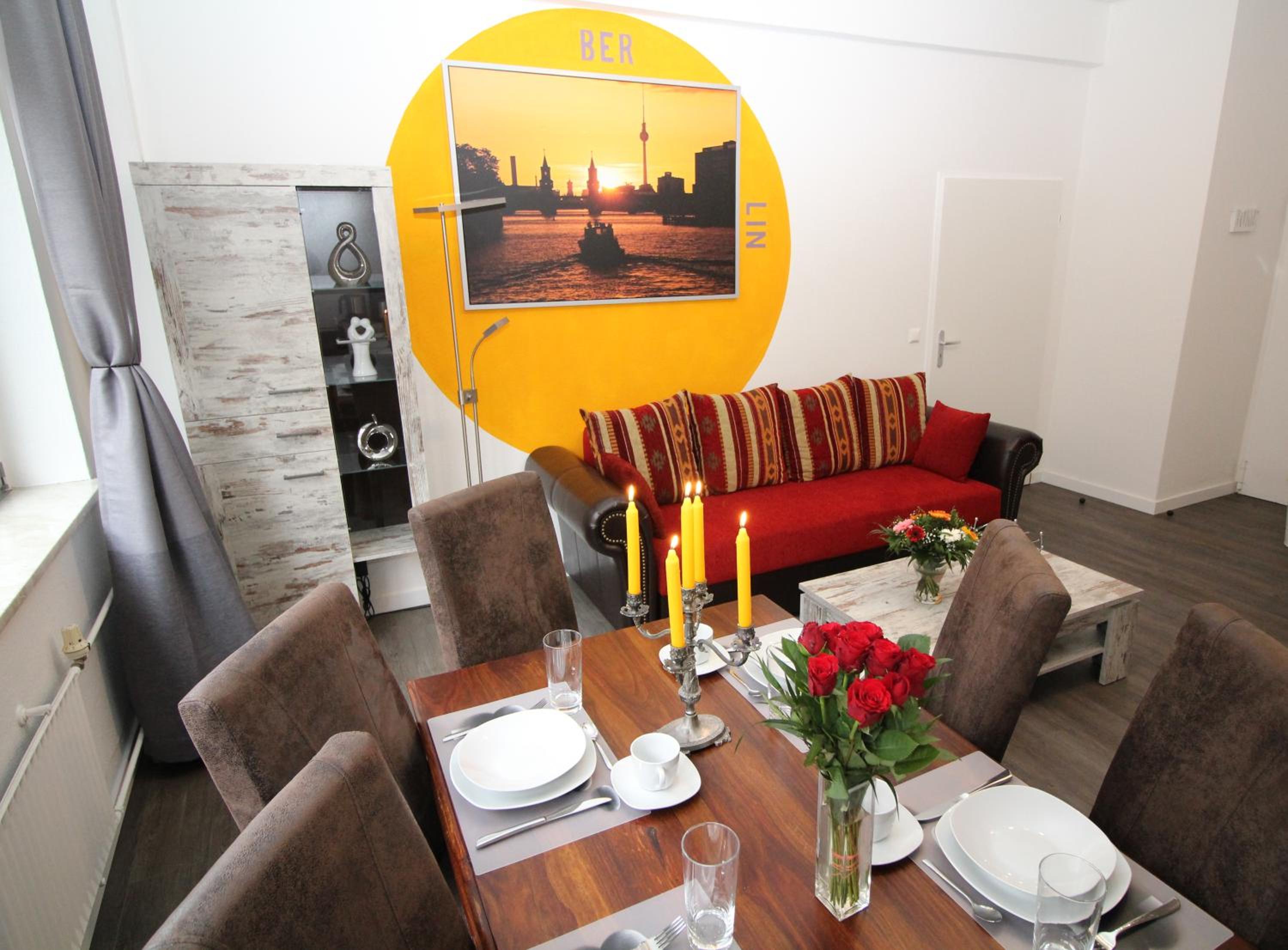 Four-Bedroom Apartment Iris 5 - Ringbahnstraße 70, 12099 Berlin photo 2