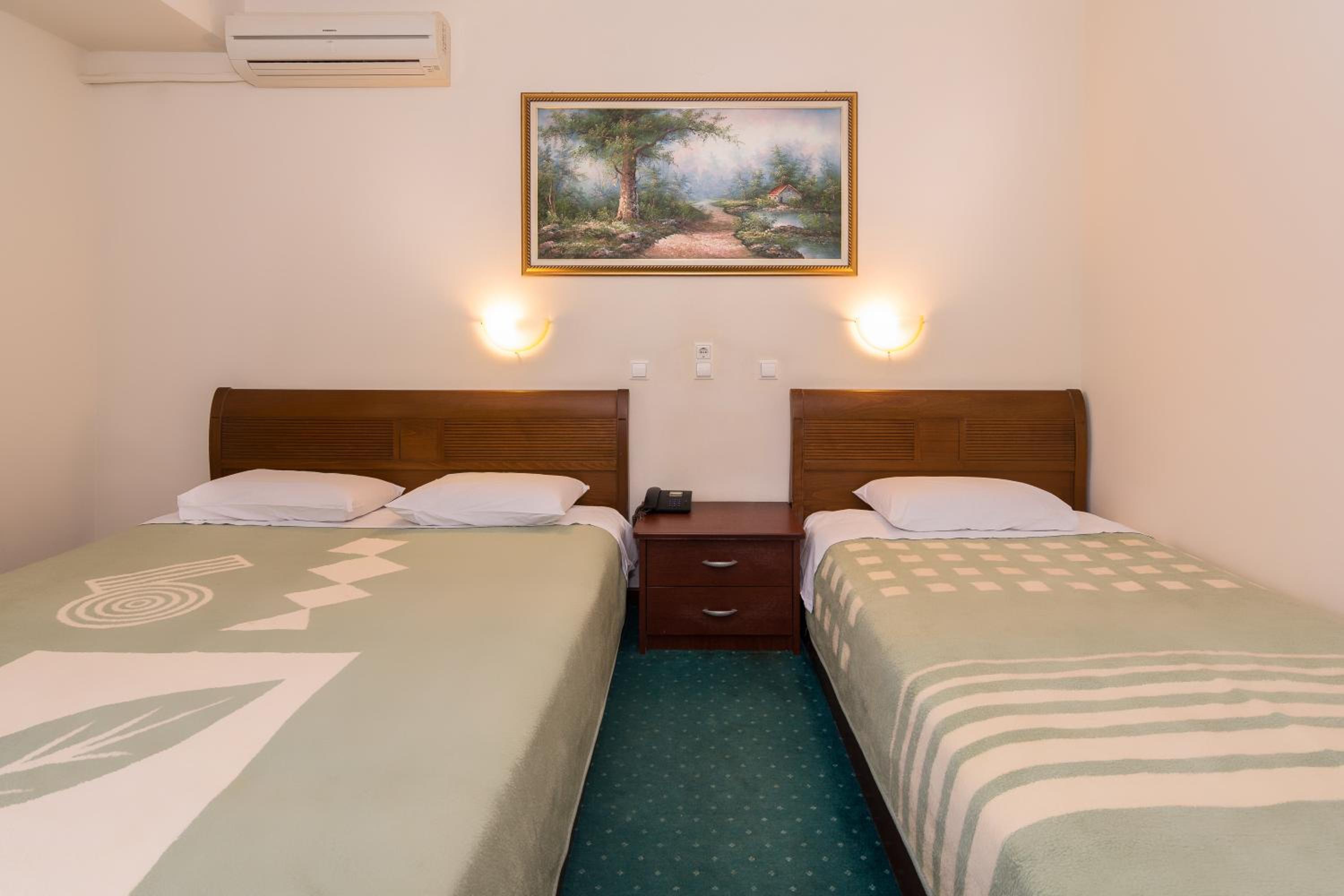 Classic Double or Twin Room - Photo 2