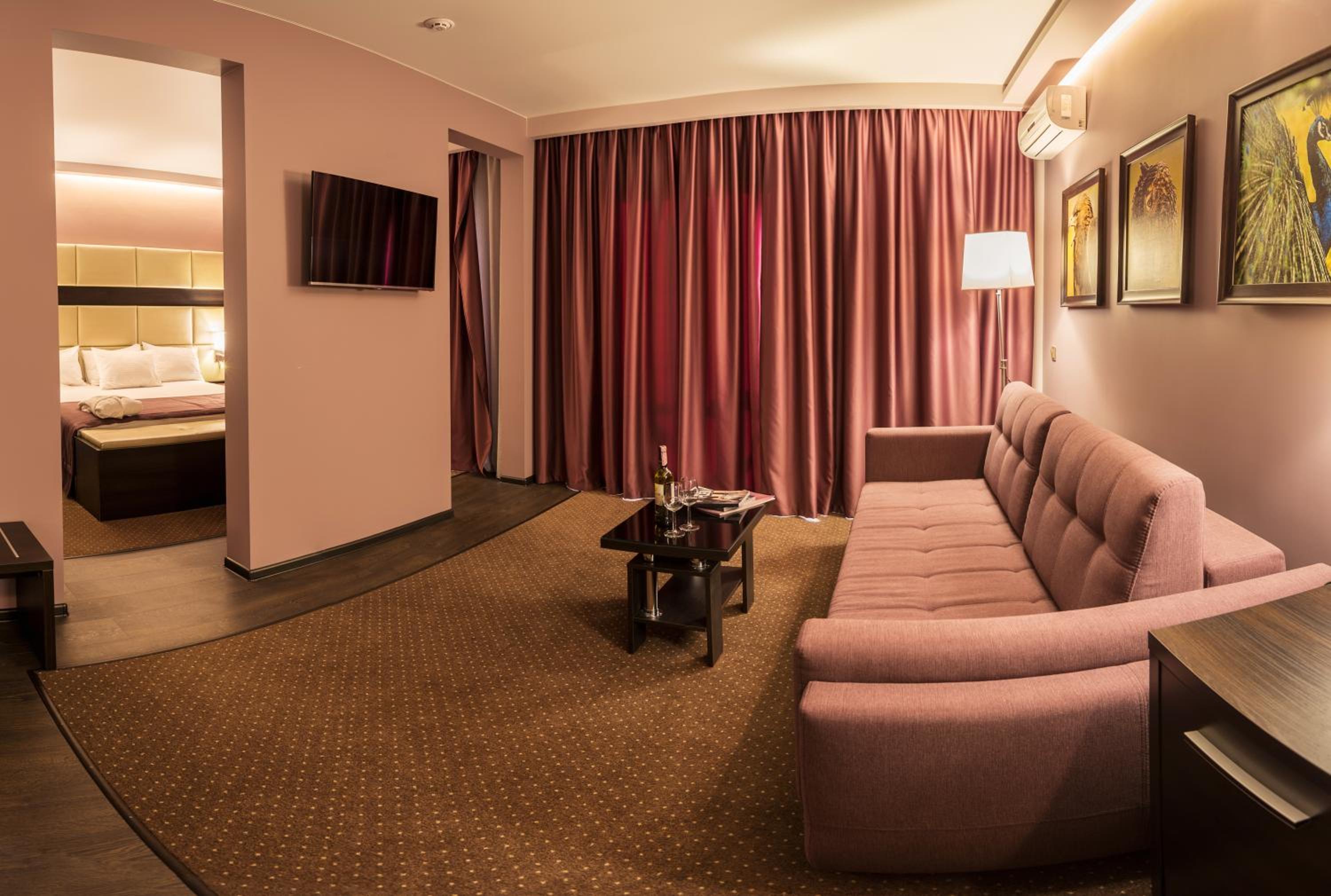 Studio Suite with River View and Spa Access photo 1