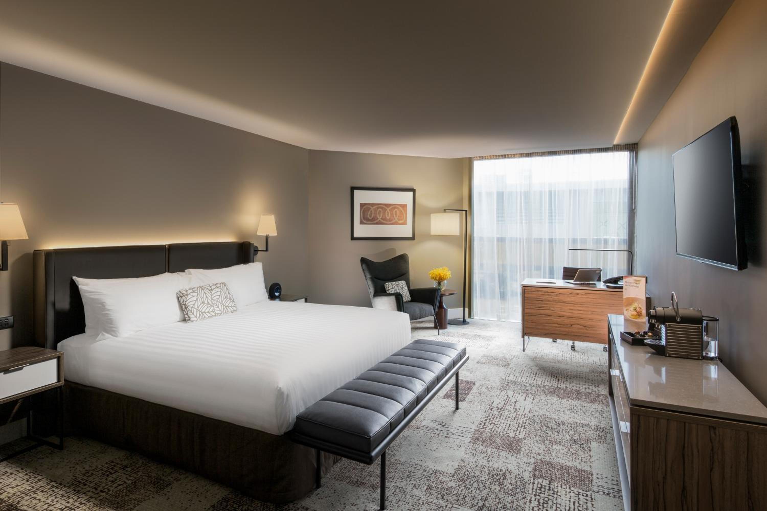Premier King Corner Room