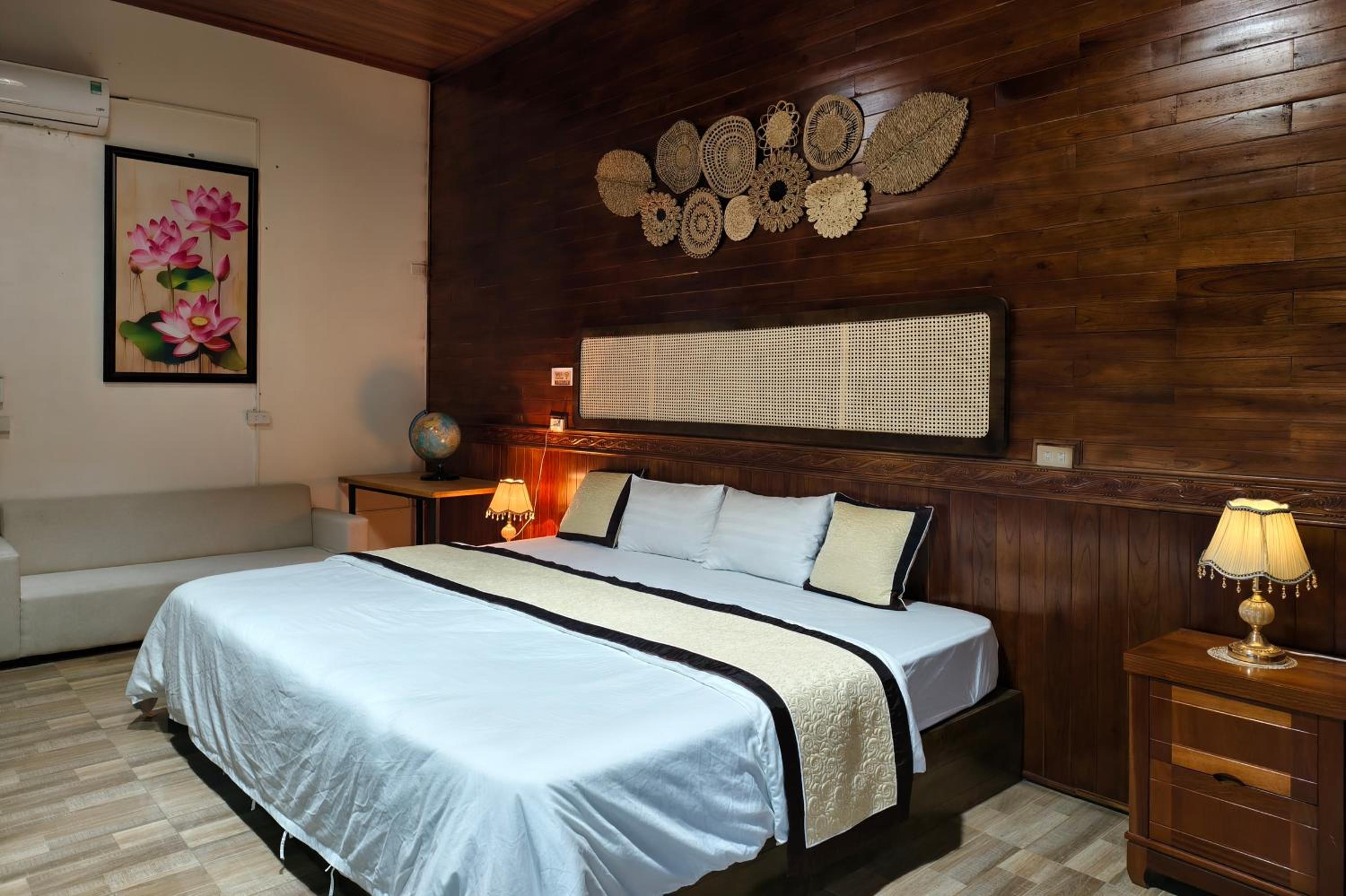 King Room with Lake View