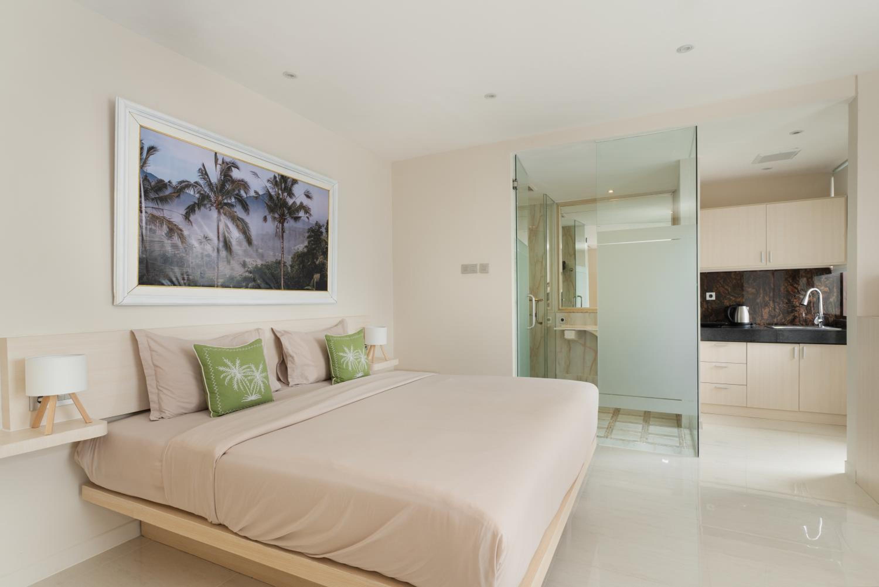 Large Double Room photo 3