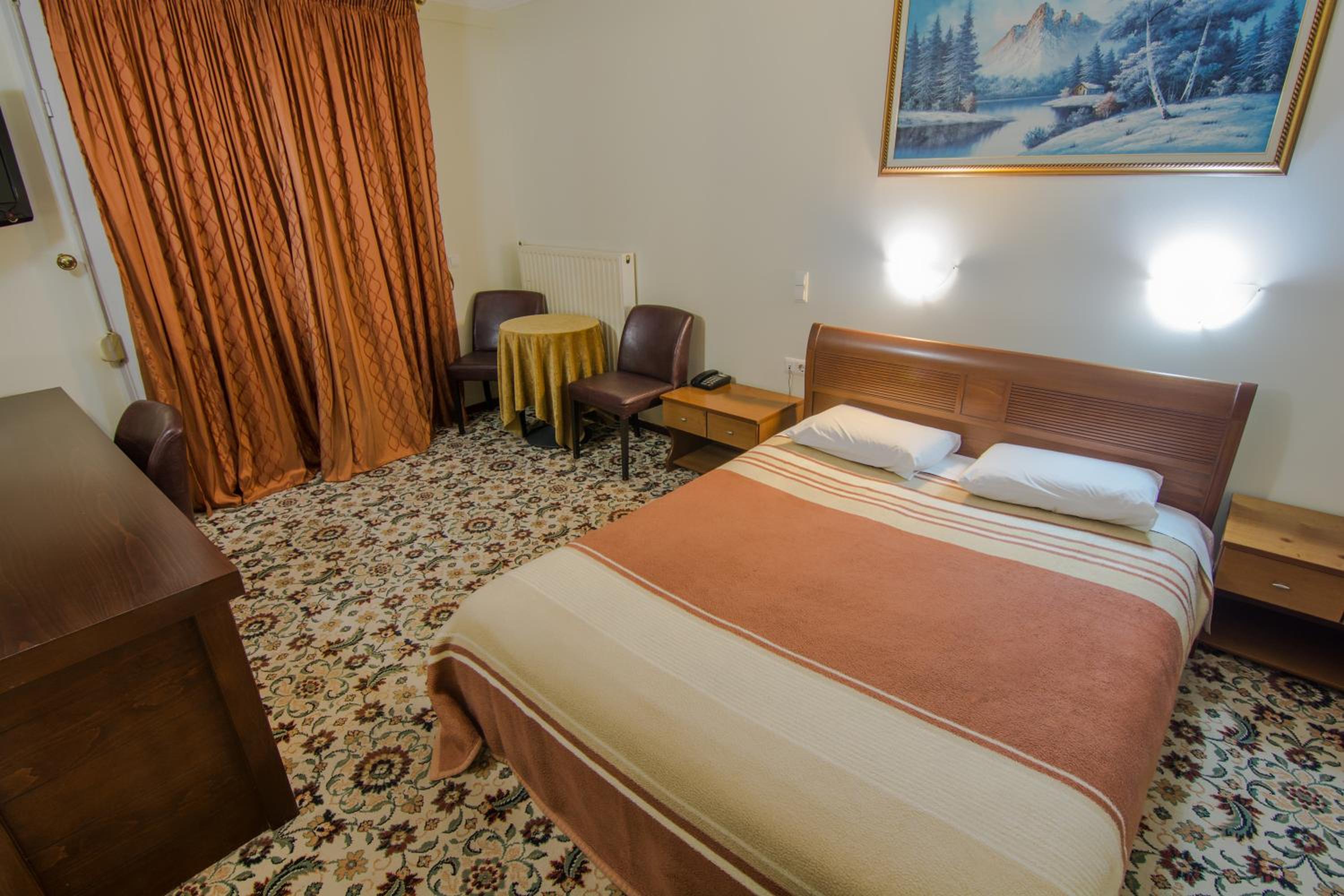 Superior Double Room with Spa Bath - Photo 1