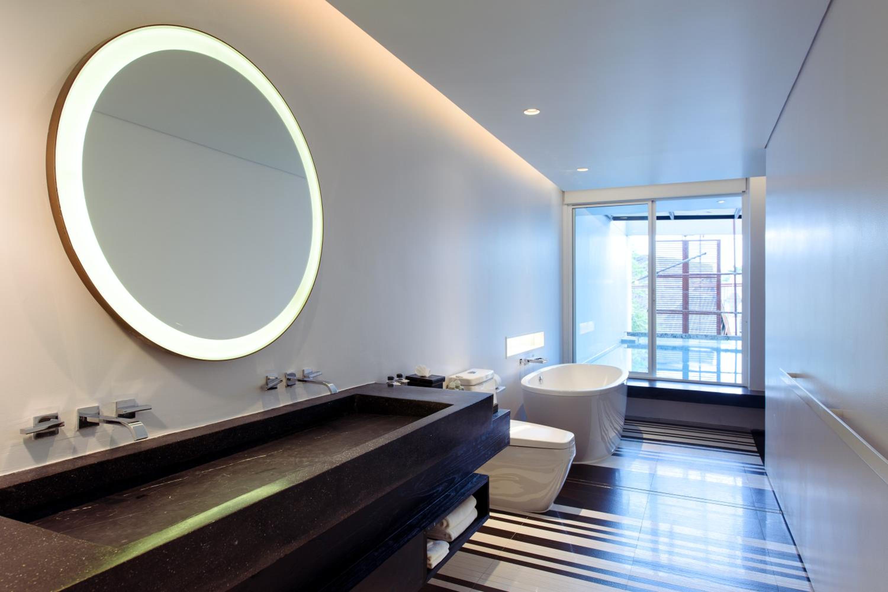 Pool Suite - Photo 6
