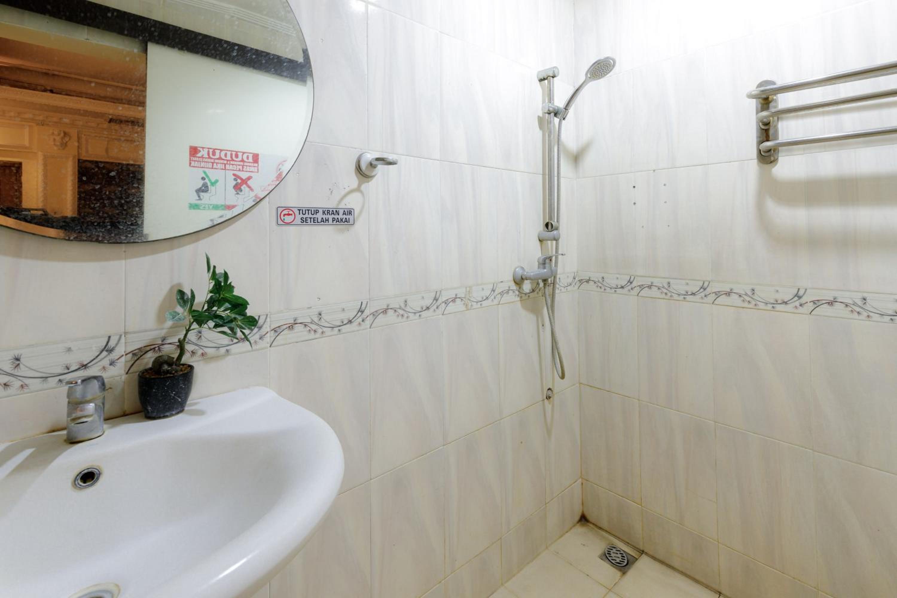 Double Room - Photo 7