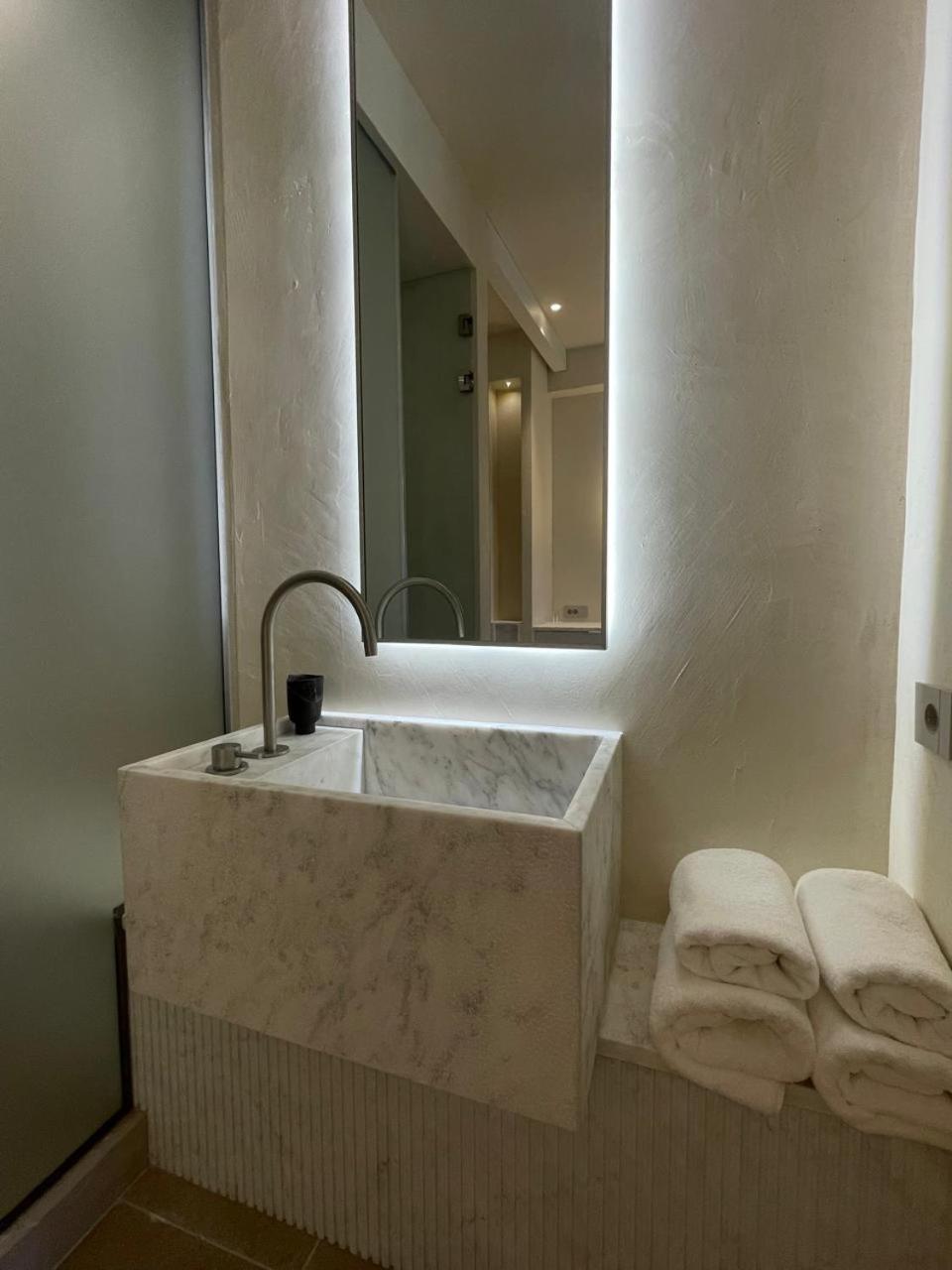 Deluxe Double with Outdoor Heated Tub