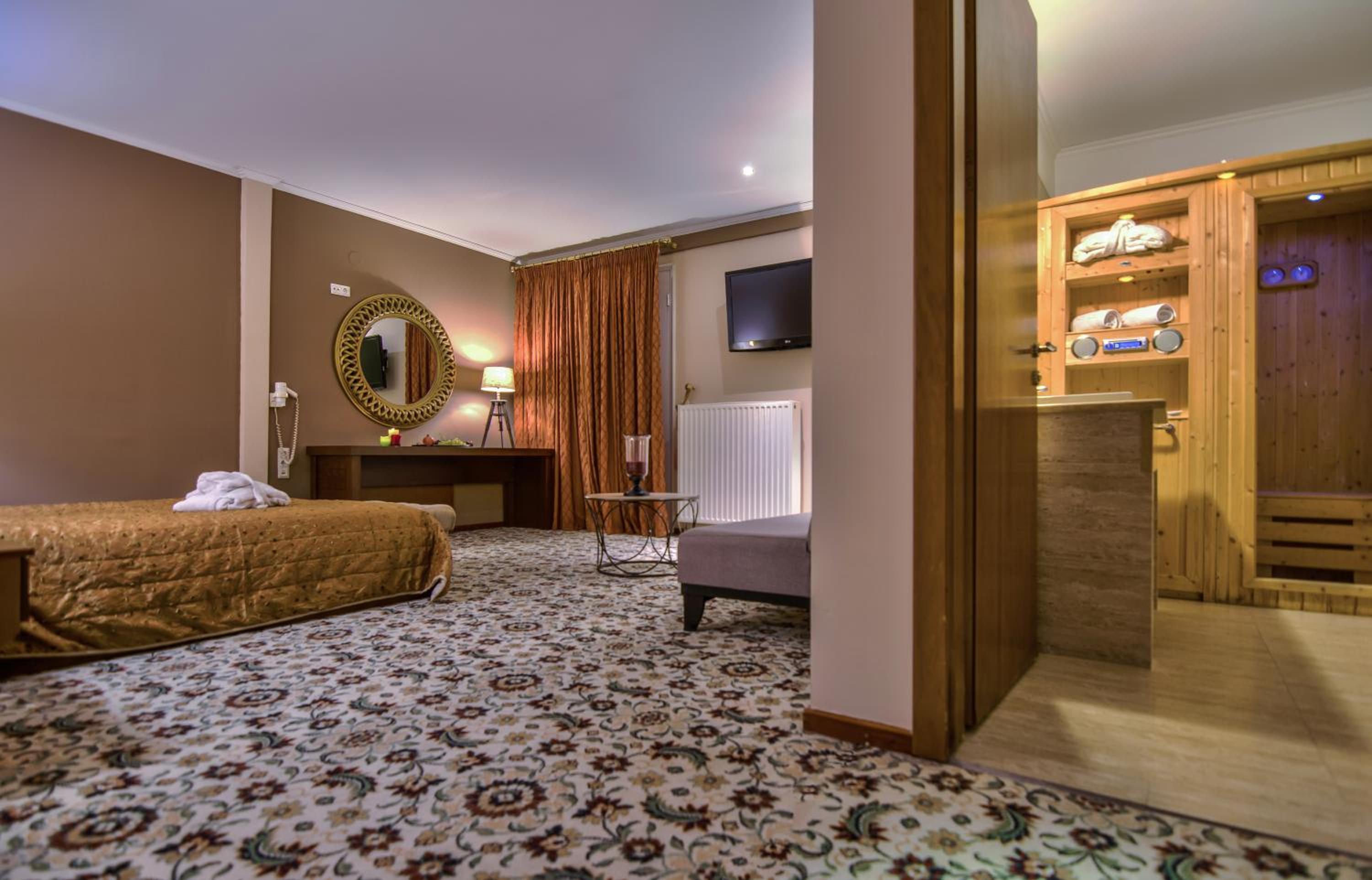 Junior Suite with Sauna - Photo 9