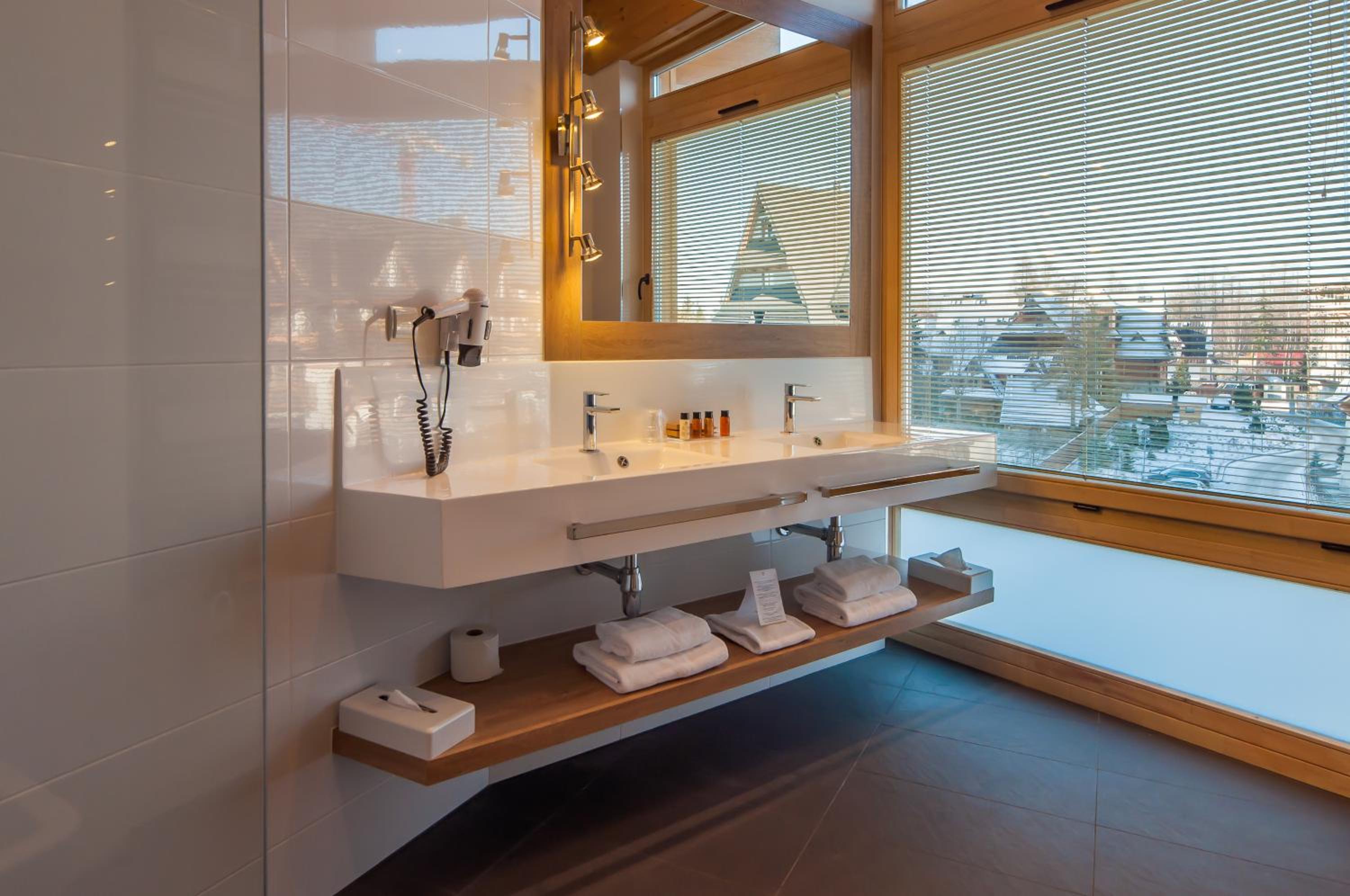 Suite with Mountain View photo 3