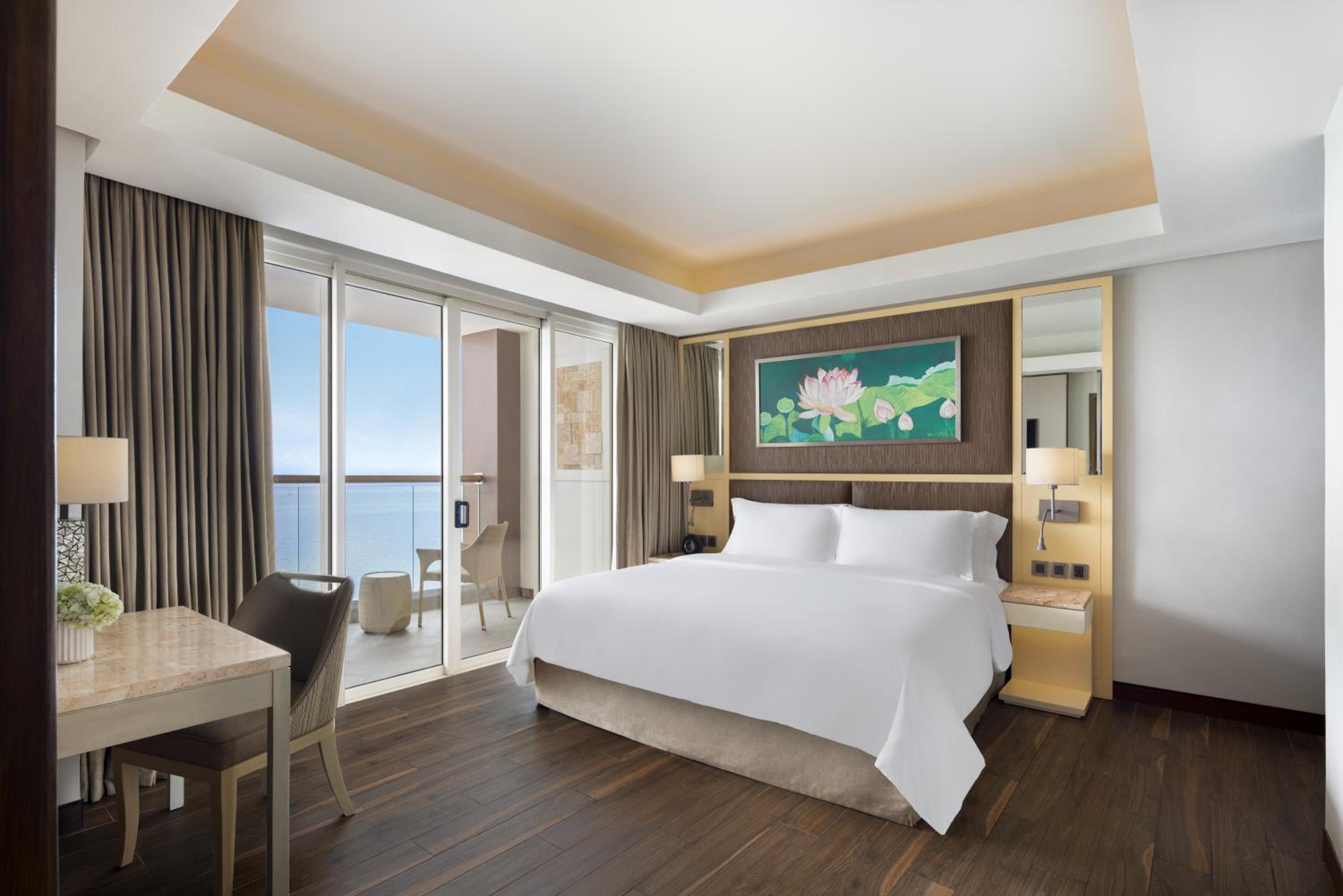 1 Bedroom Governor Suite 1 King