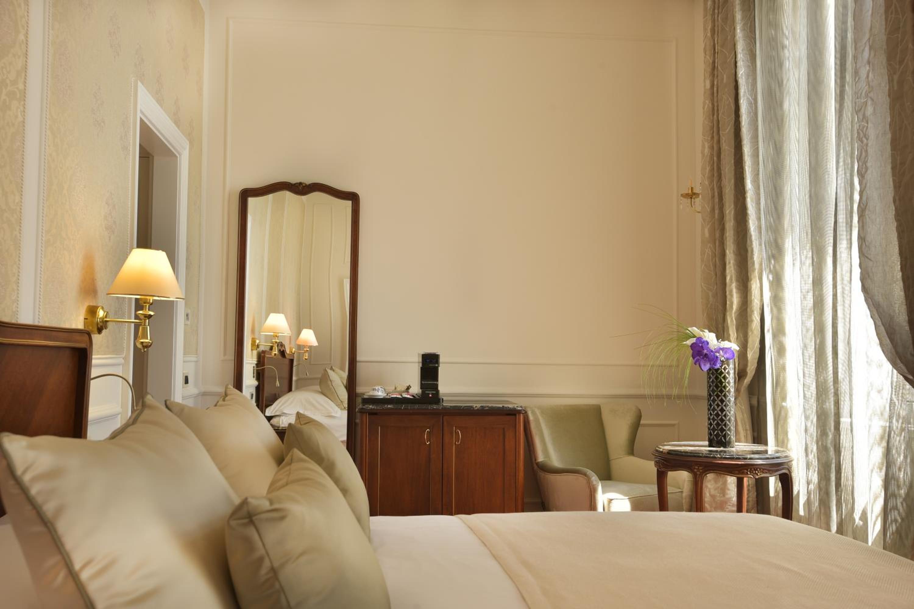 Deluxe Double Room with Balcony and Sea View - Photo 1